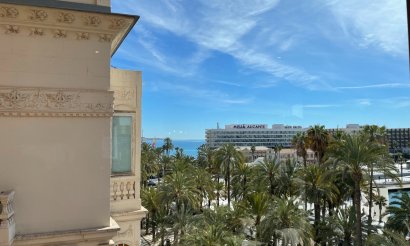 Apartment / flat - Resale - Alicante - - Centro  -