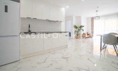 Apartment / flat - Resale - Torrevieja - Centro