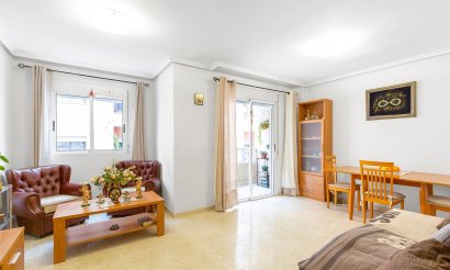 Apartment / flat - Resale - Torrevieja - Centro