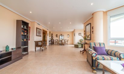 Apartment / flat - Resale - Torrevieja - Centro