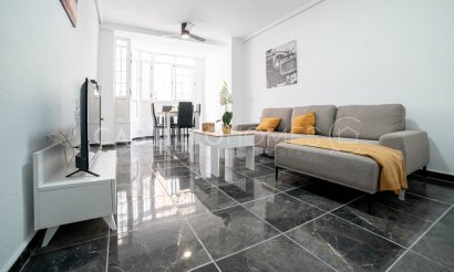Apartment / flat - Resale - Torrevieja - Centro