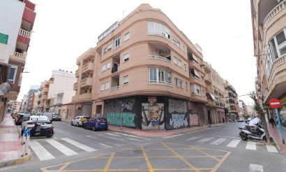 Apartment / flat - Resale - Torrevieja - Torrevieja - Centre