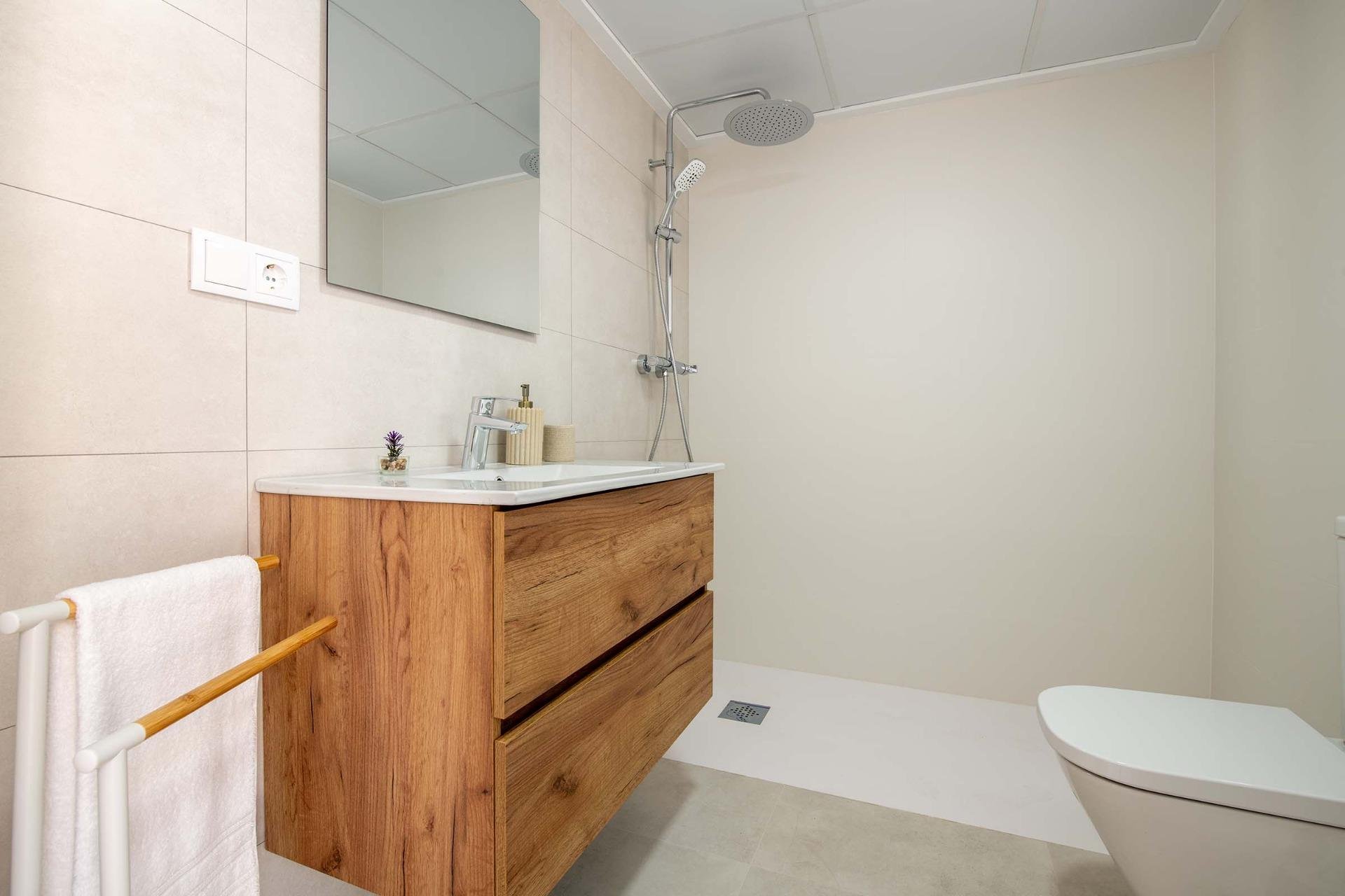 Nouvelle construction - Maison de ville - Cox - San Fernando