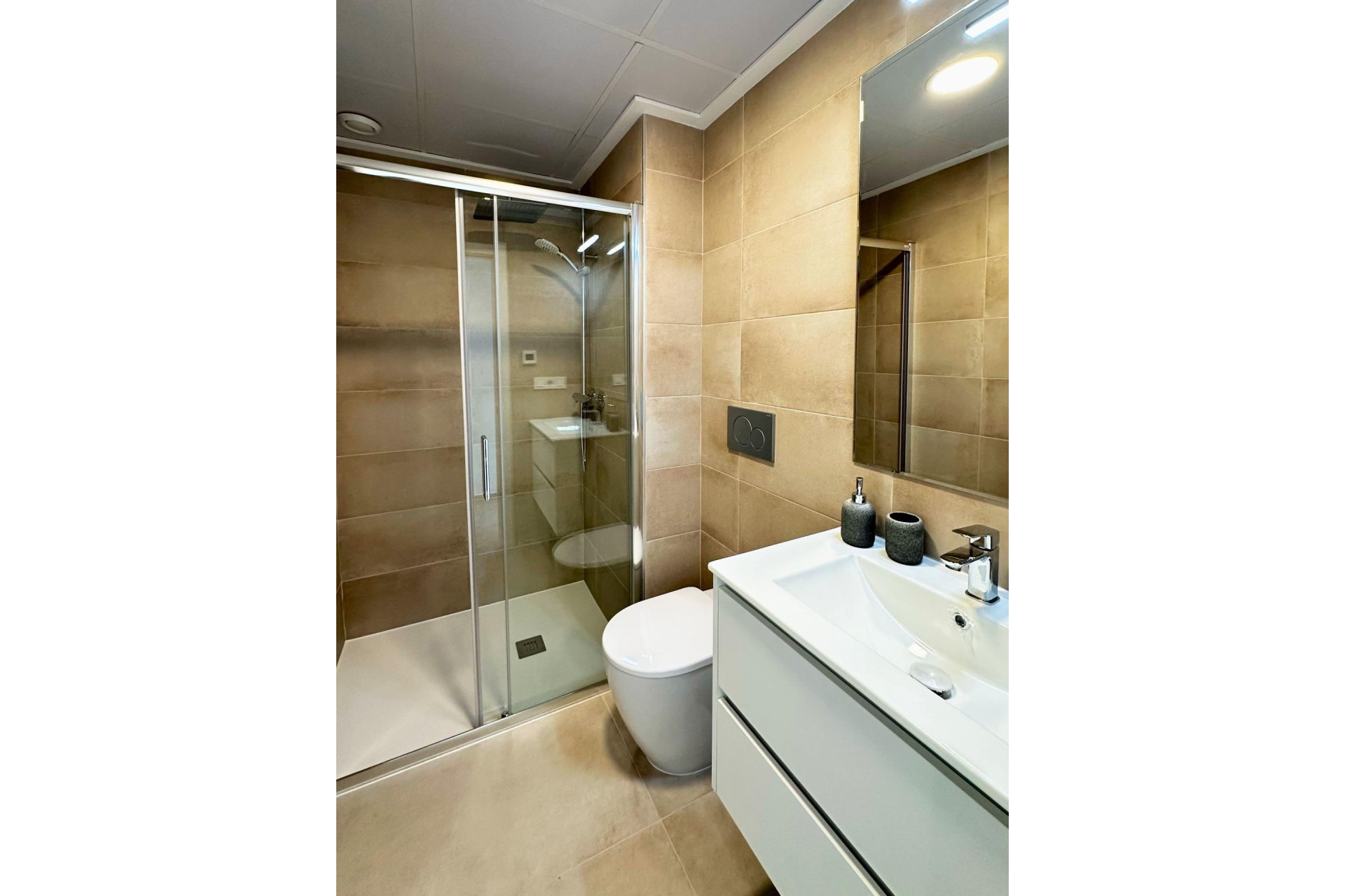 Obra nueva - Villa - Dolores - polideportivo