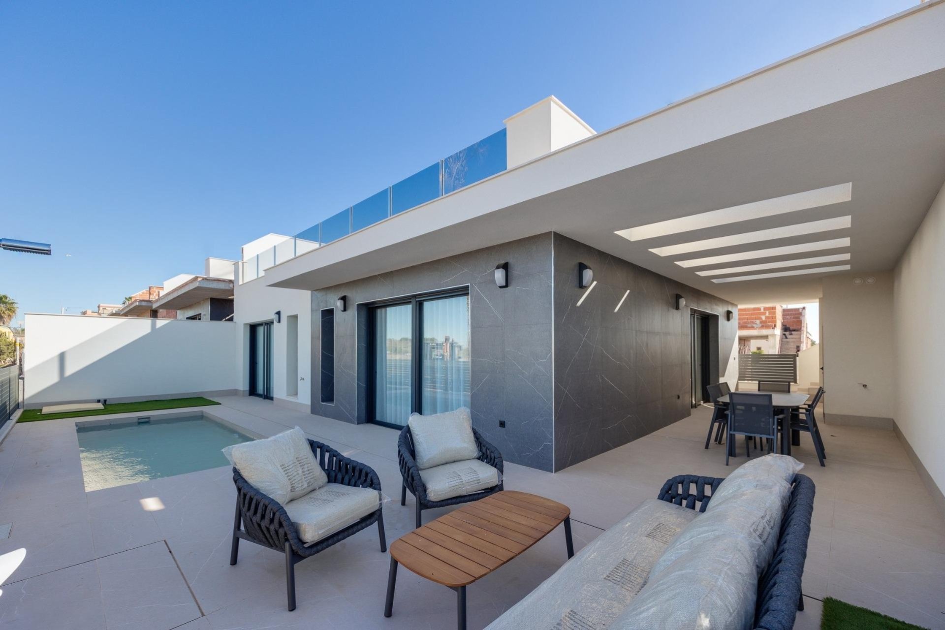 Obra nueva - Villa - Torrevieja - Sector 25