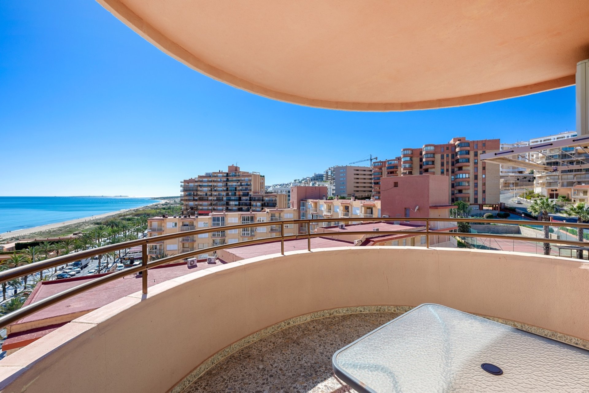 Resale - Apartment / flat - Arenales del Sol - Segunda linea playa