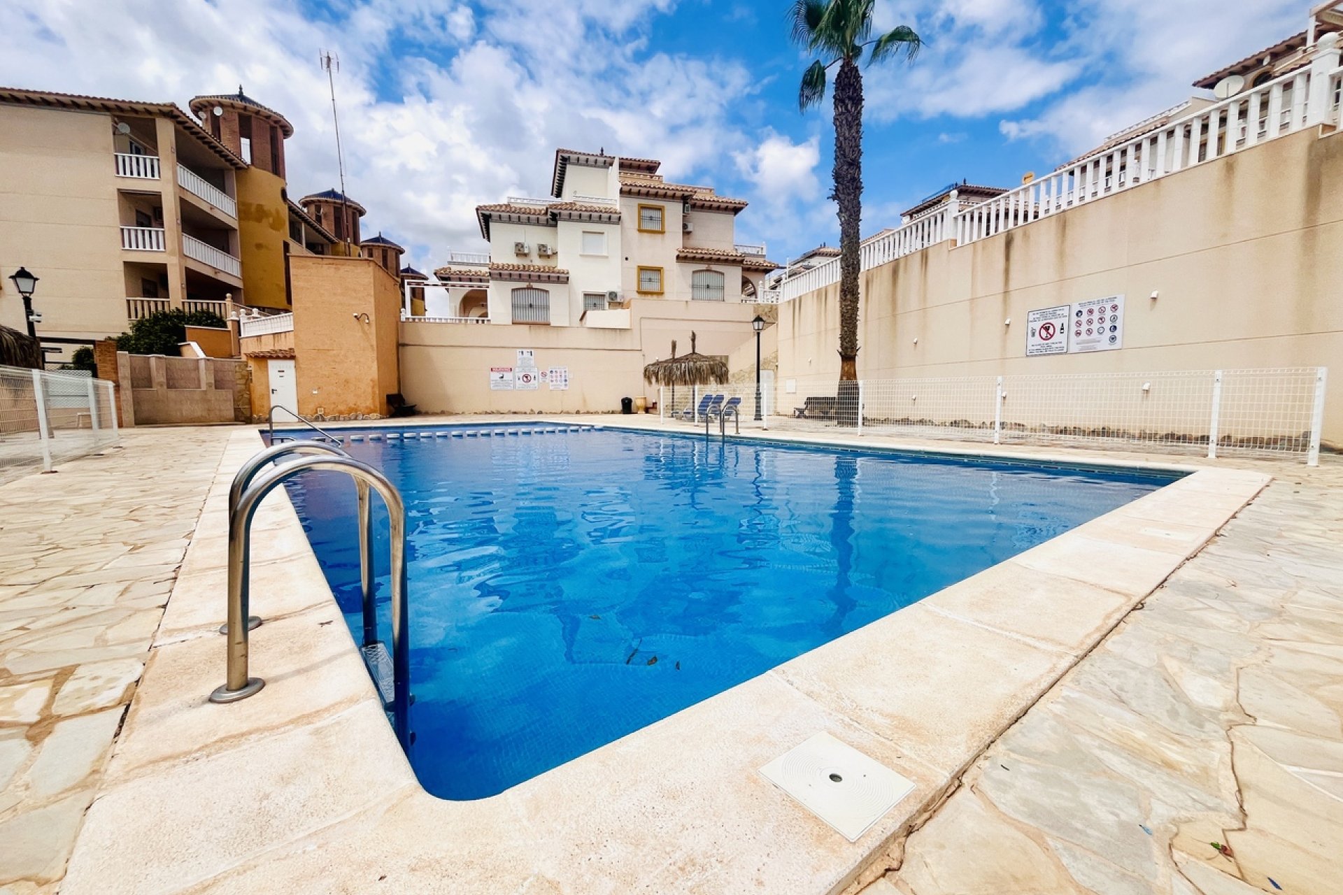 Resale - Apartment / flat - Cabo Roig