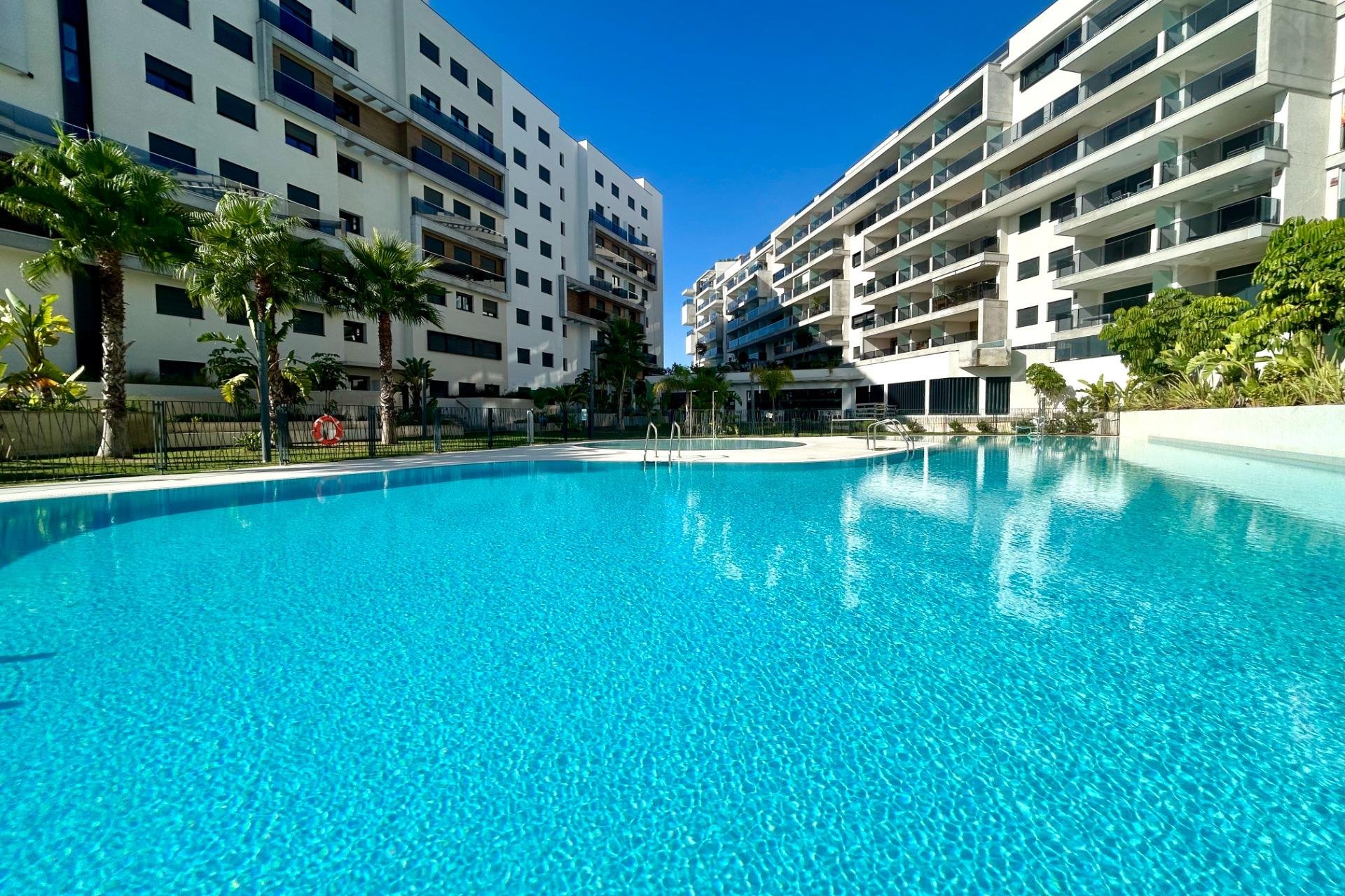 Resale - Apartment / flat - Dehesa de Campoamor - Campoamor