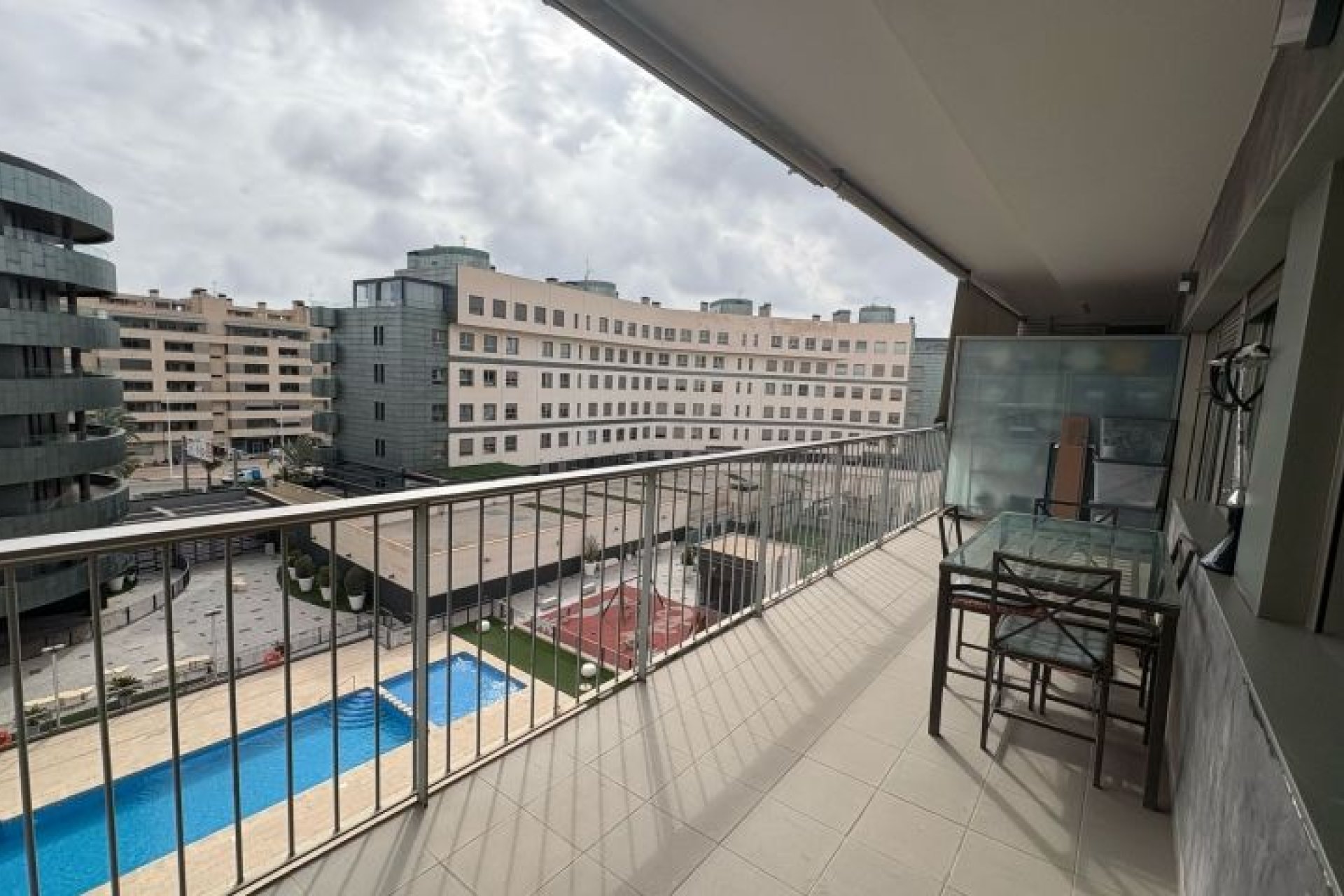 Resale - Apartment / flat - Elche