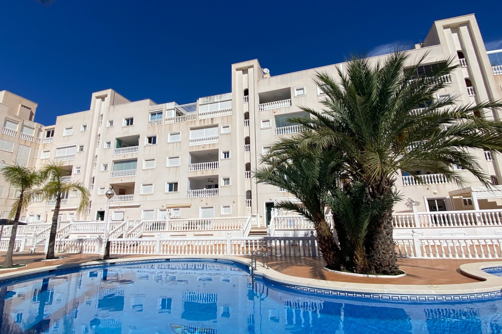 Resale - Apartment / flat - Guardamar del Segura - El Edén