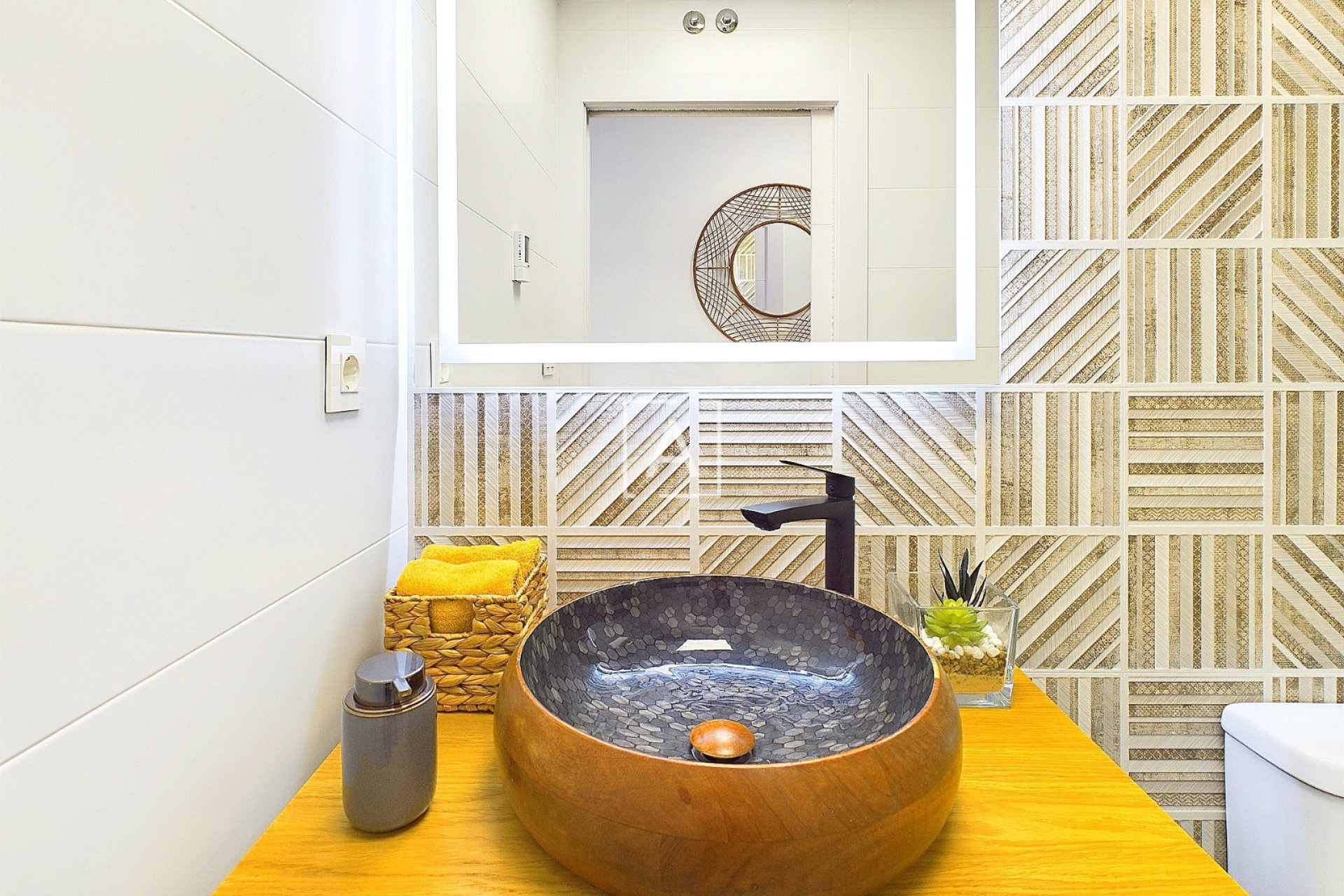 Resale - Apartment / flat - Lo Pagan