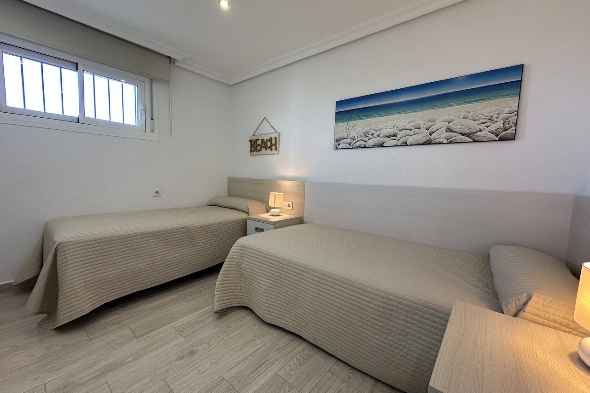 Resale - Apartment / flat - Mil Palmeras
