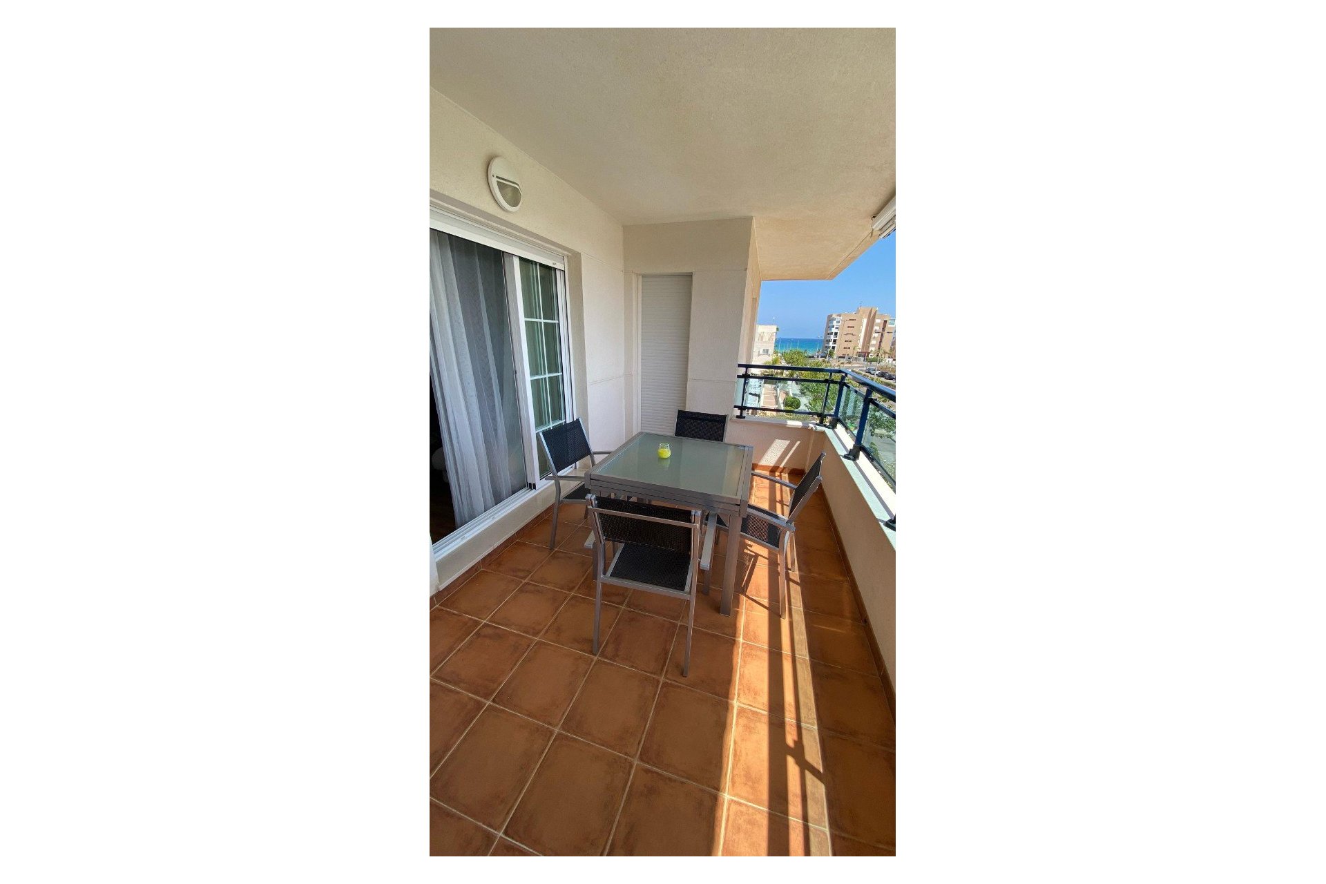 Resale - Apartment / flat - Mil Palmeras