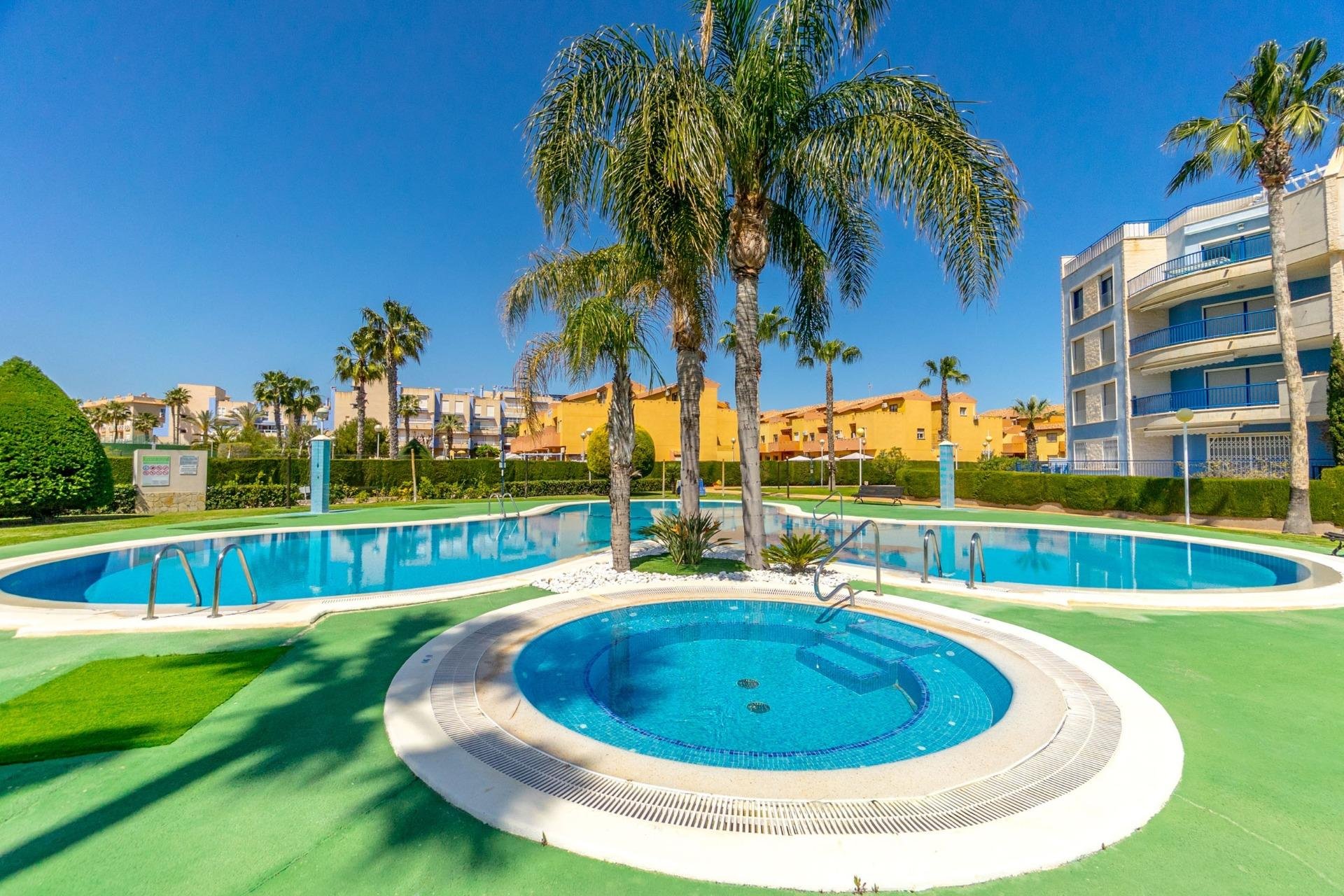 Resale - Apartment / flat - Orihuela Costa - Campoamor
