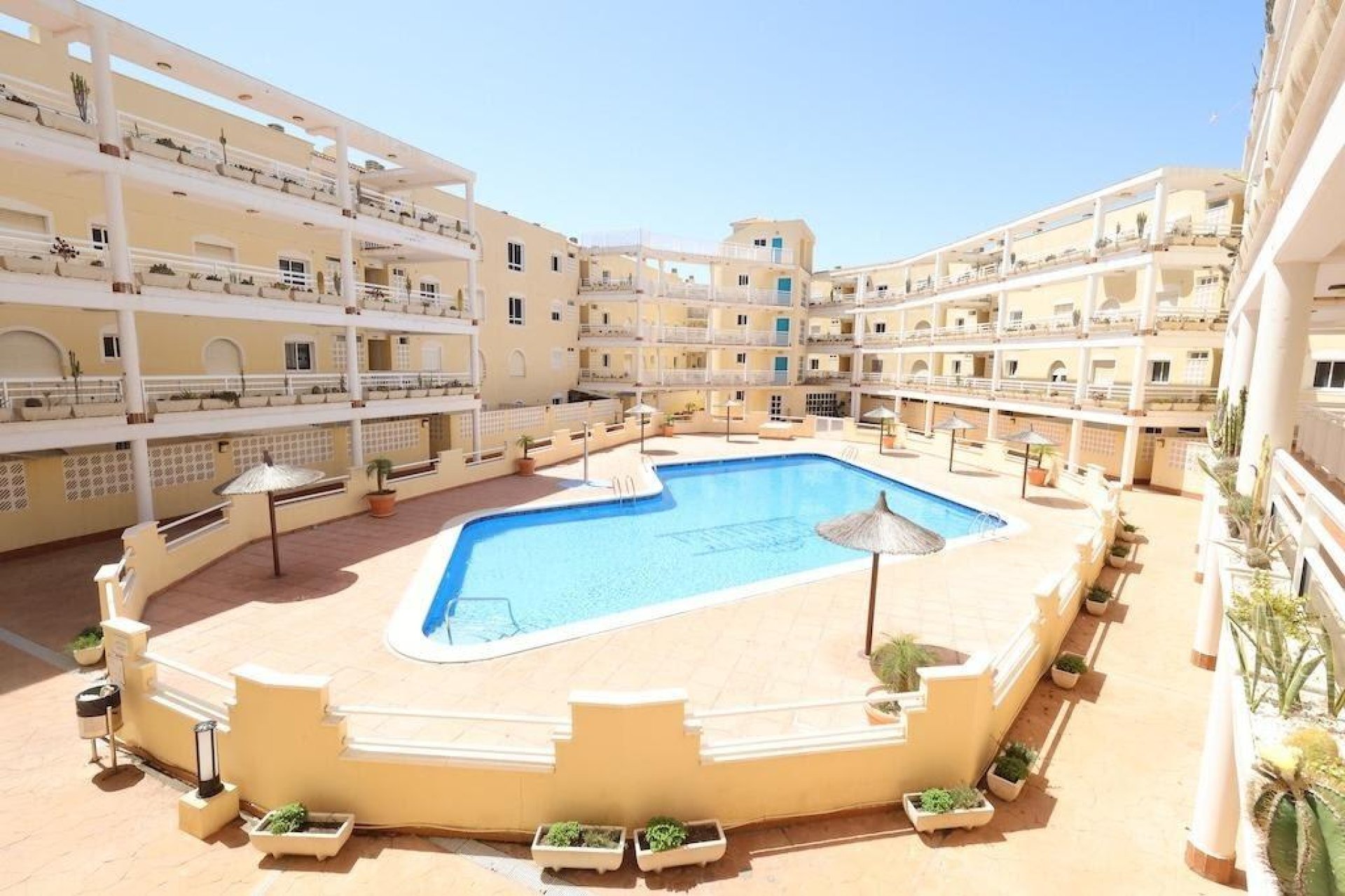 Resale - Apartment / flat - Orihuela Costa - Campoamor