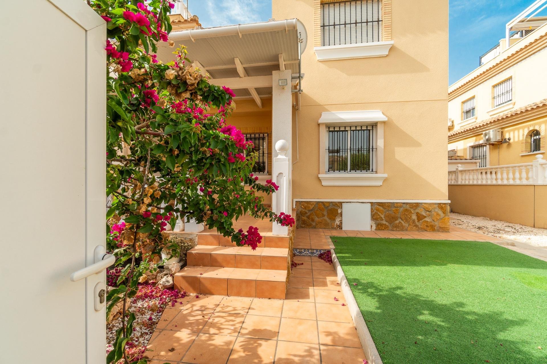 Resale - Apartment / flat - Orihuela Costa - Los Dolses