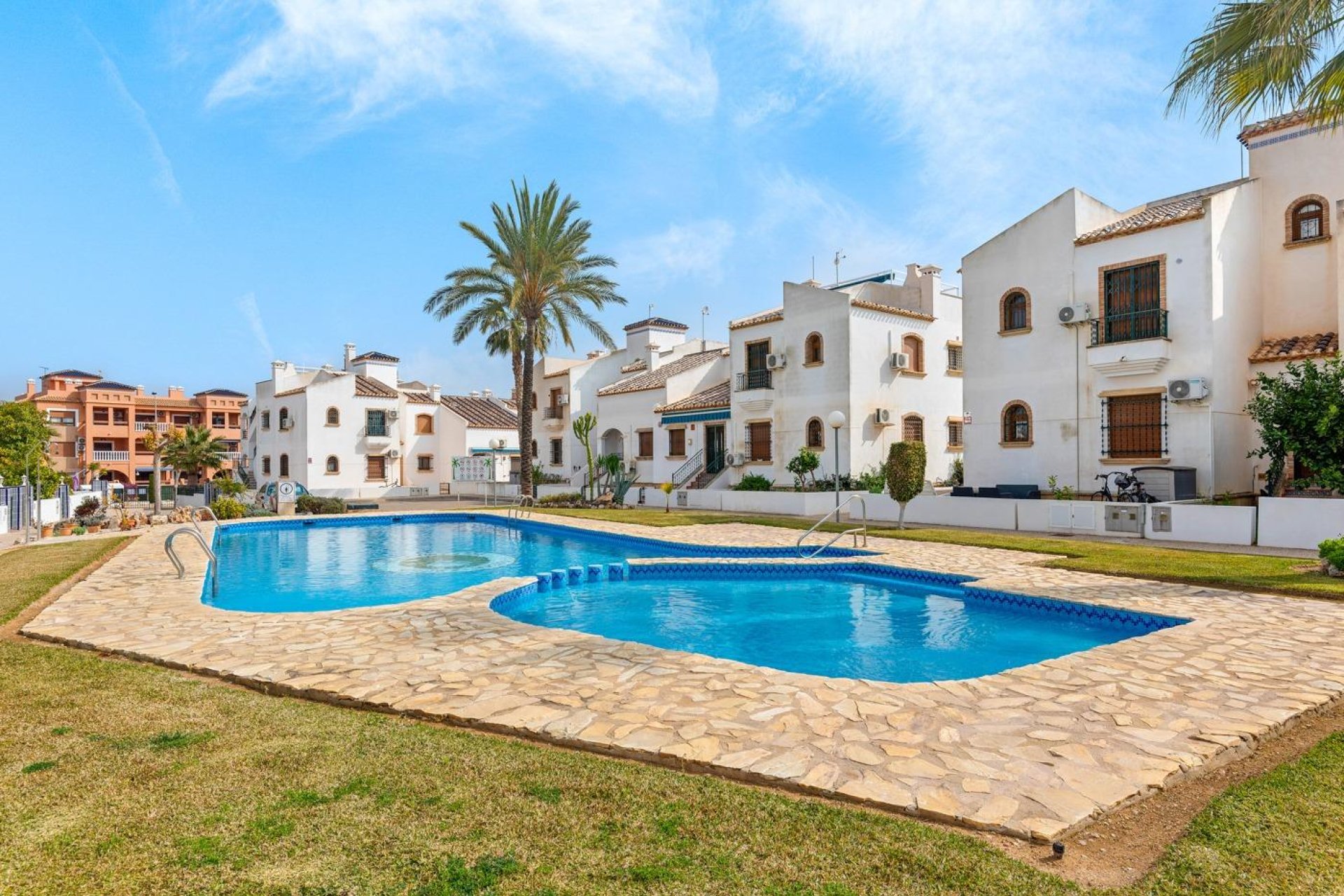 Resale - Apartment / flat - Orihuela Costa - Villamartín