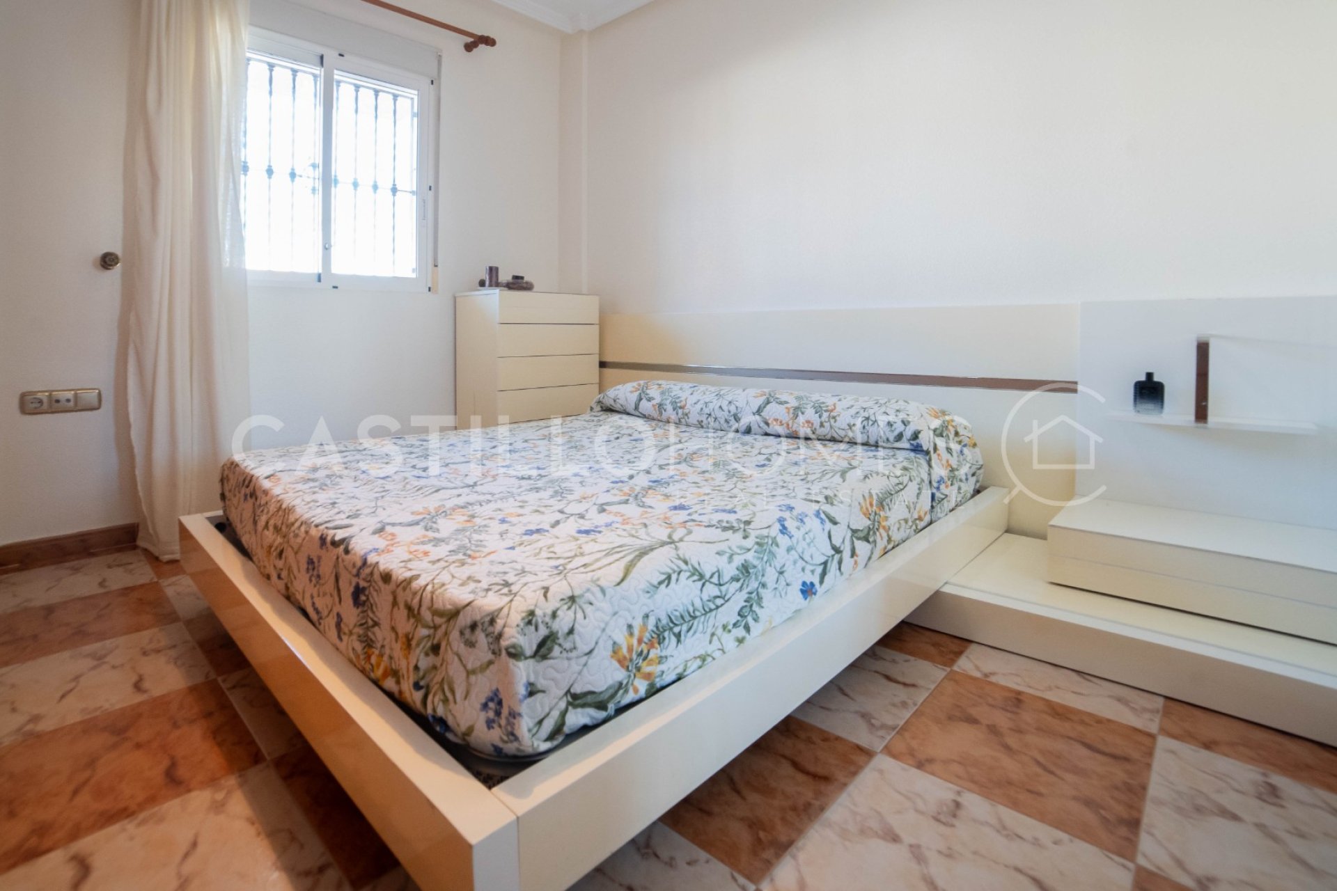 Resale - Apartment / flat - Orihuela Costa - Villamartín
