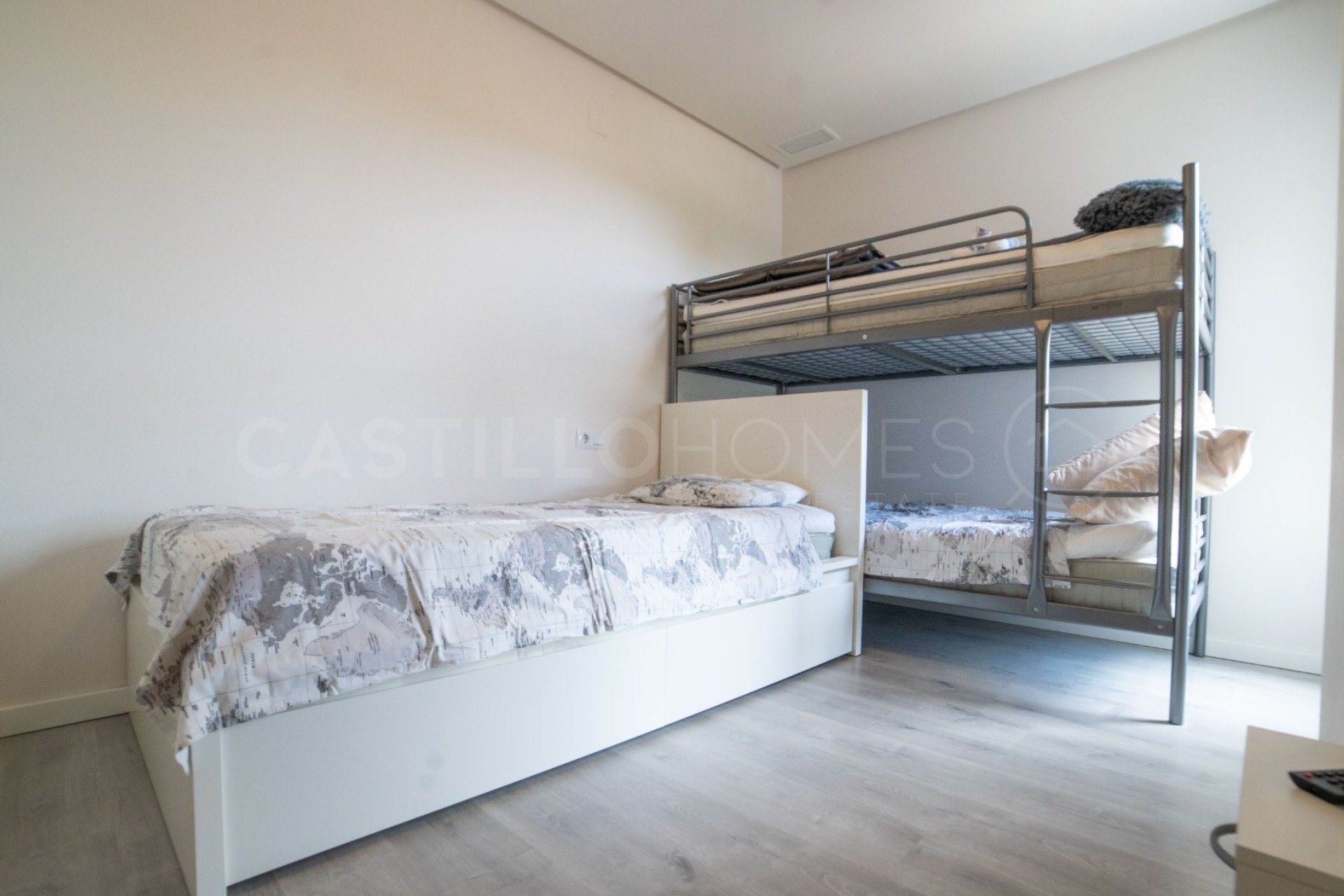 Resale - Apartment / flat - Orihuela Costa - Villamartín