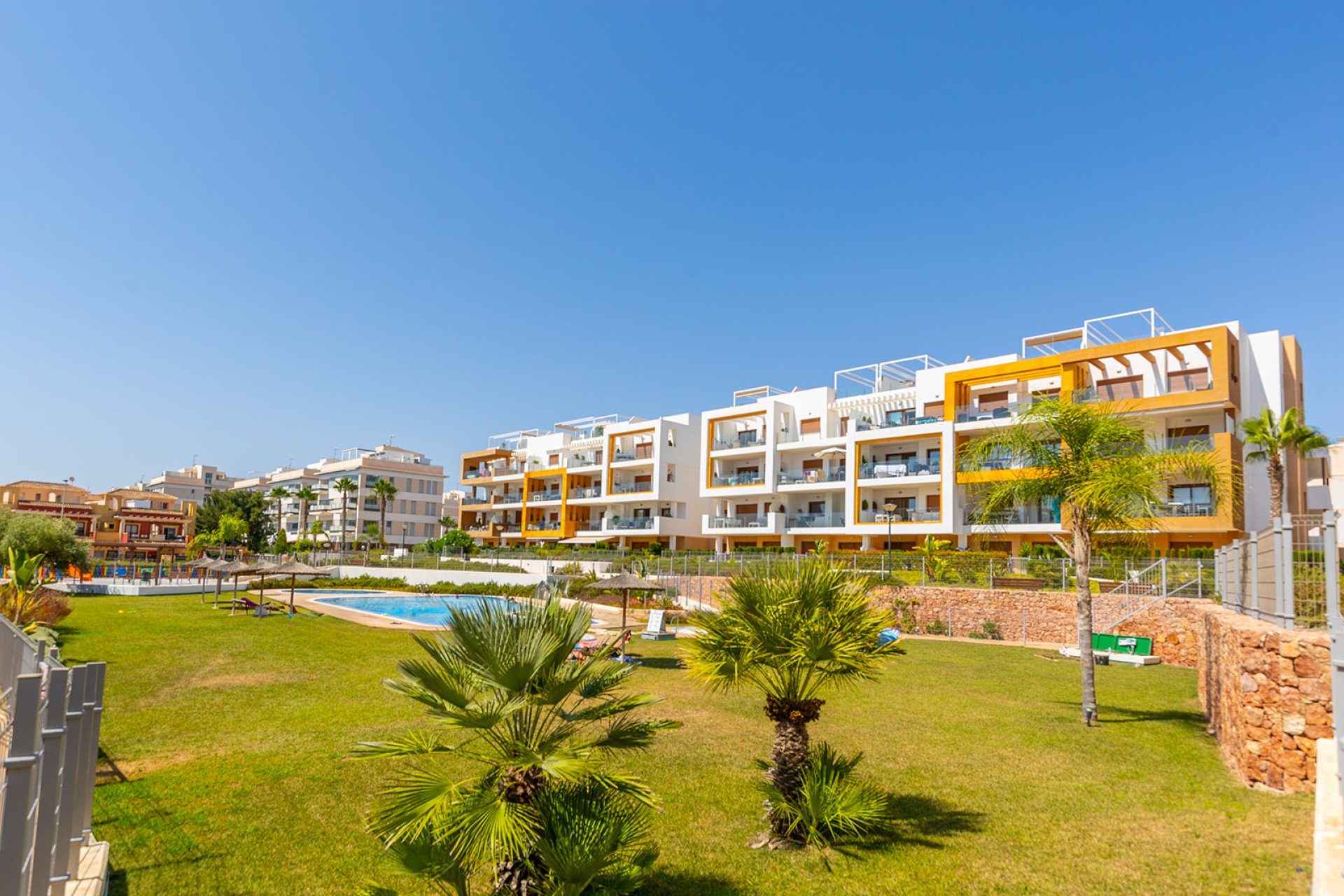 Resale - Apartment / flat - Orihuela Costa - Villamartín