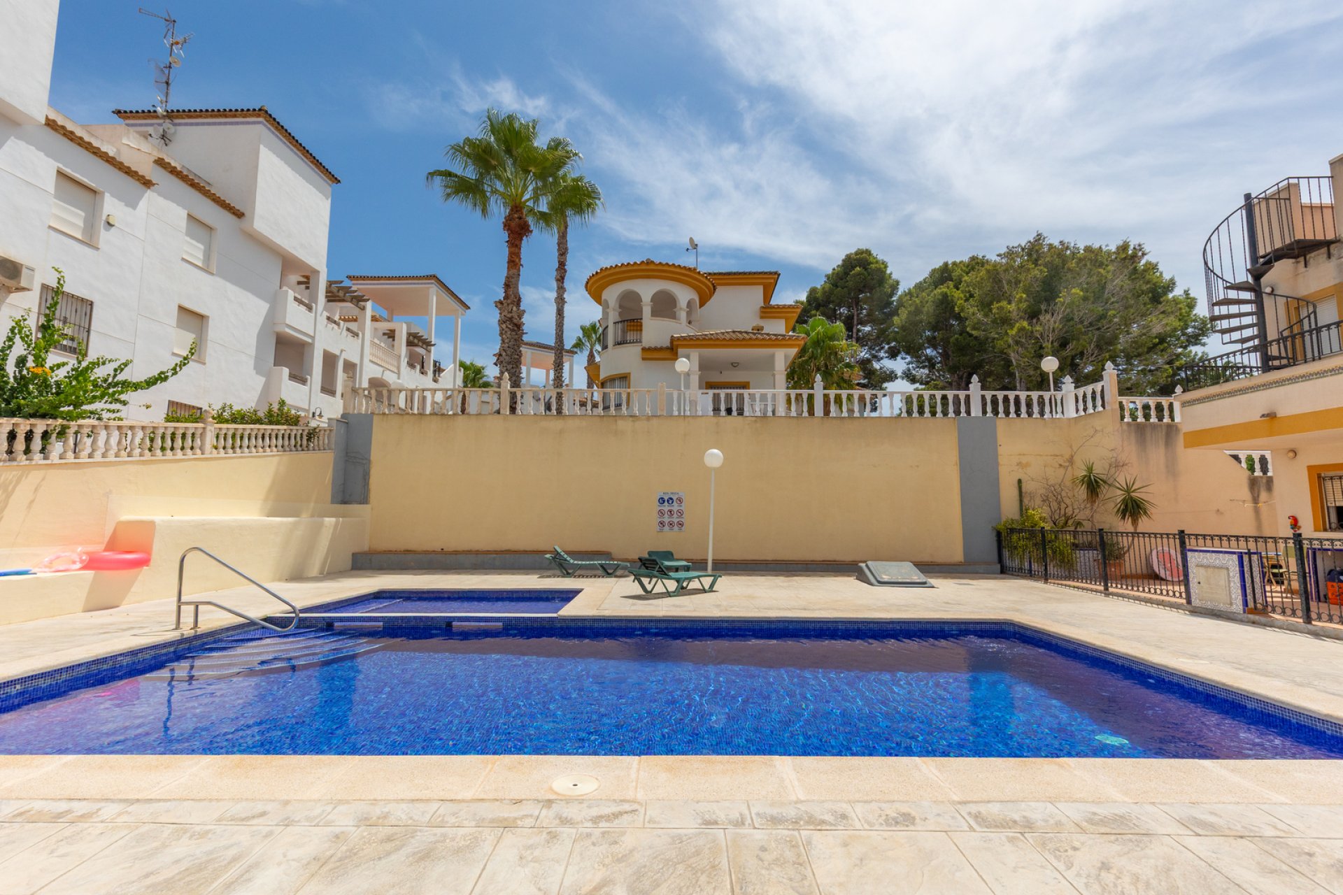 Resale - Apartment / flat - Orihuela - Villamartin