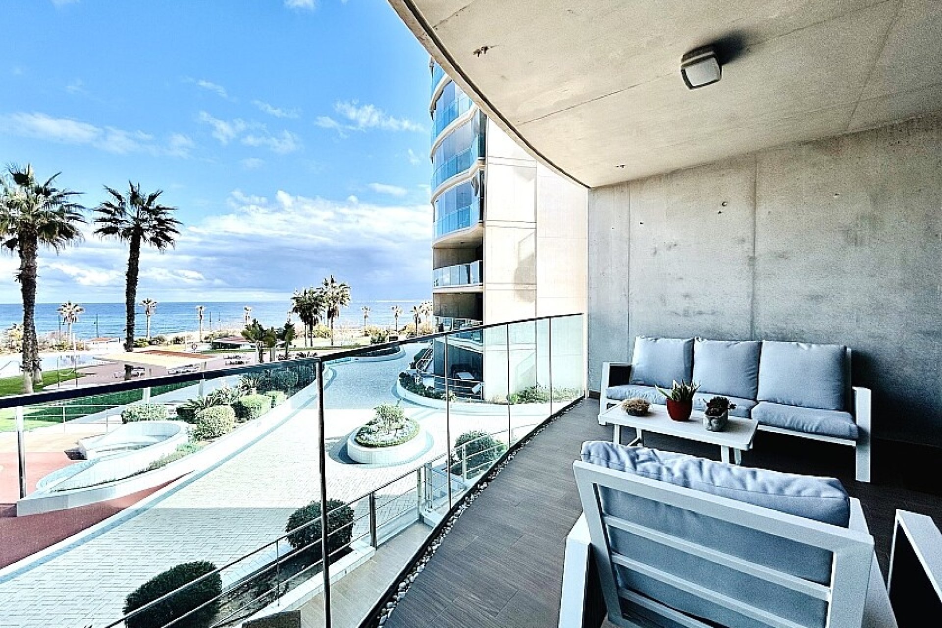 Resale - Apartment / flat - Punta Prima