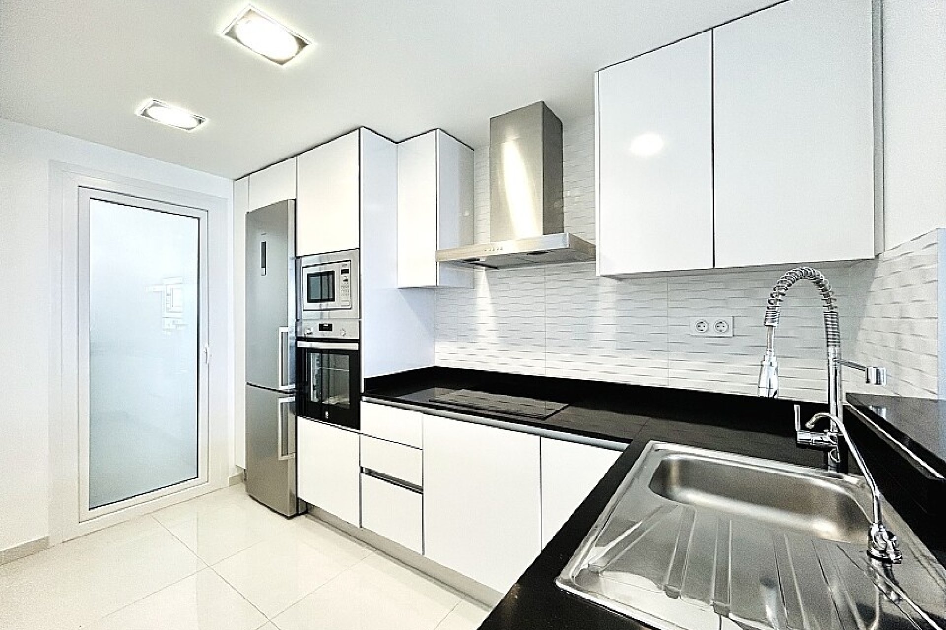 Resale - Apartment / flat - Punta Prima