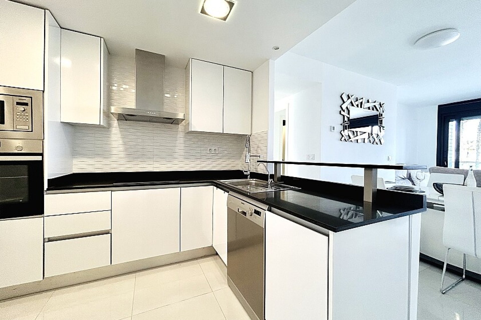 Resale - Apartment / flat - Punta Prima