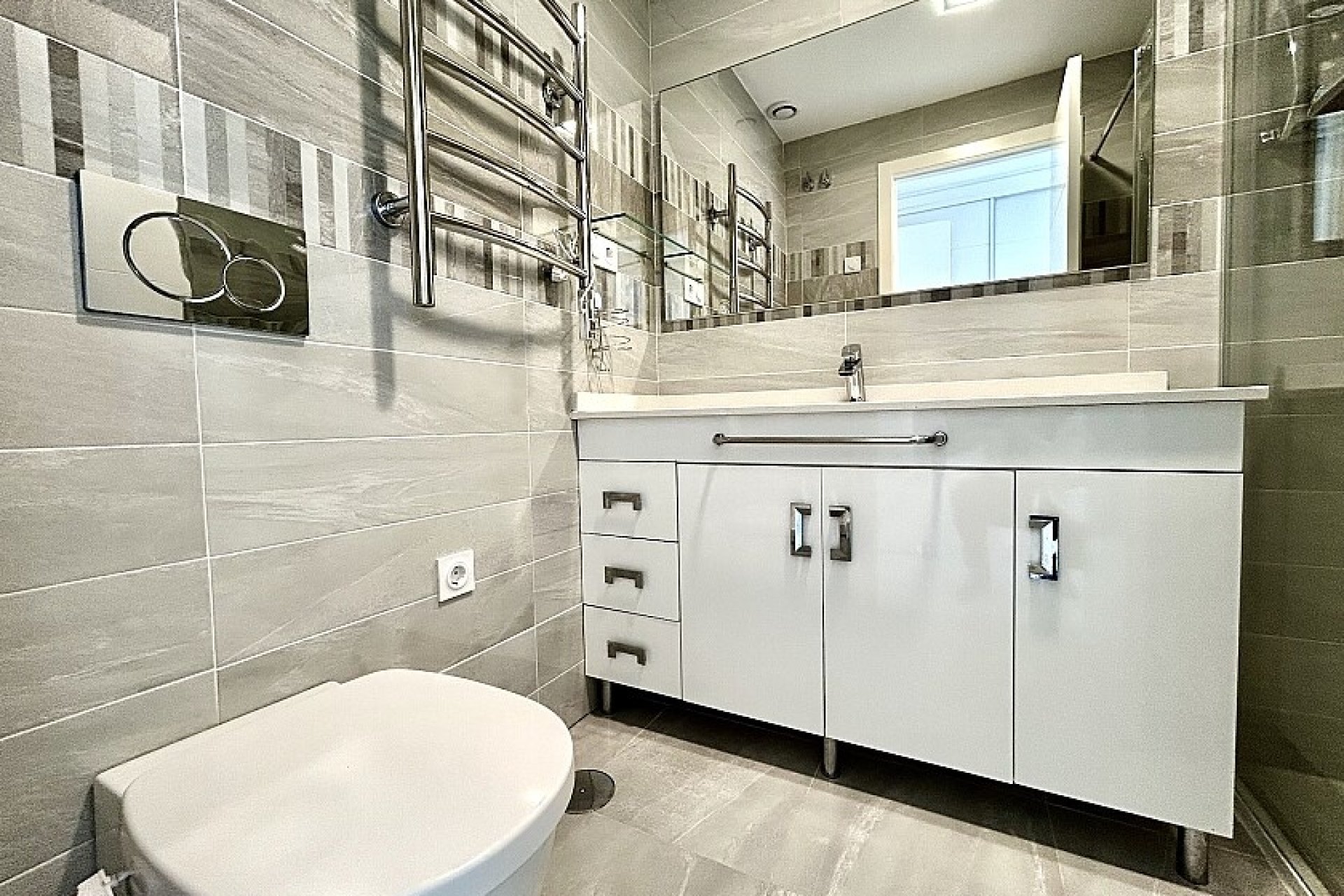 Resale - Apartment / flat - Punta Prima