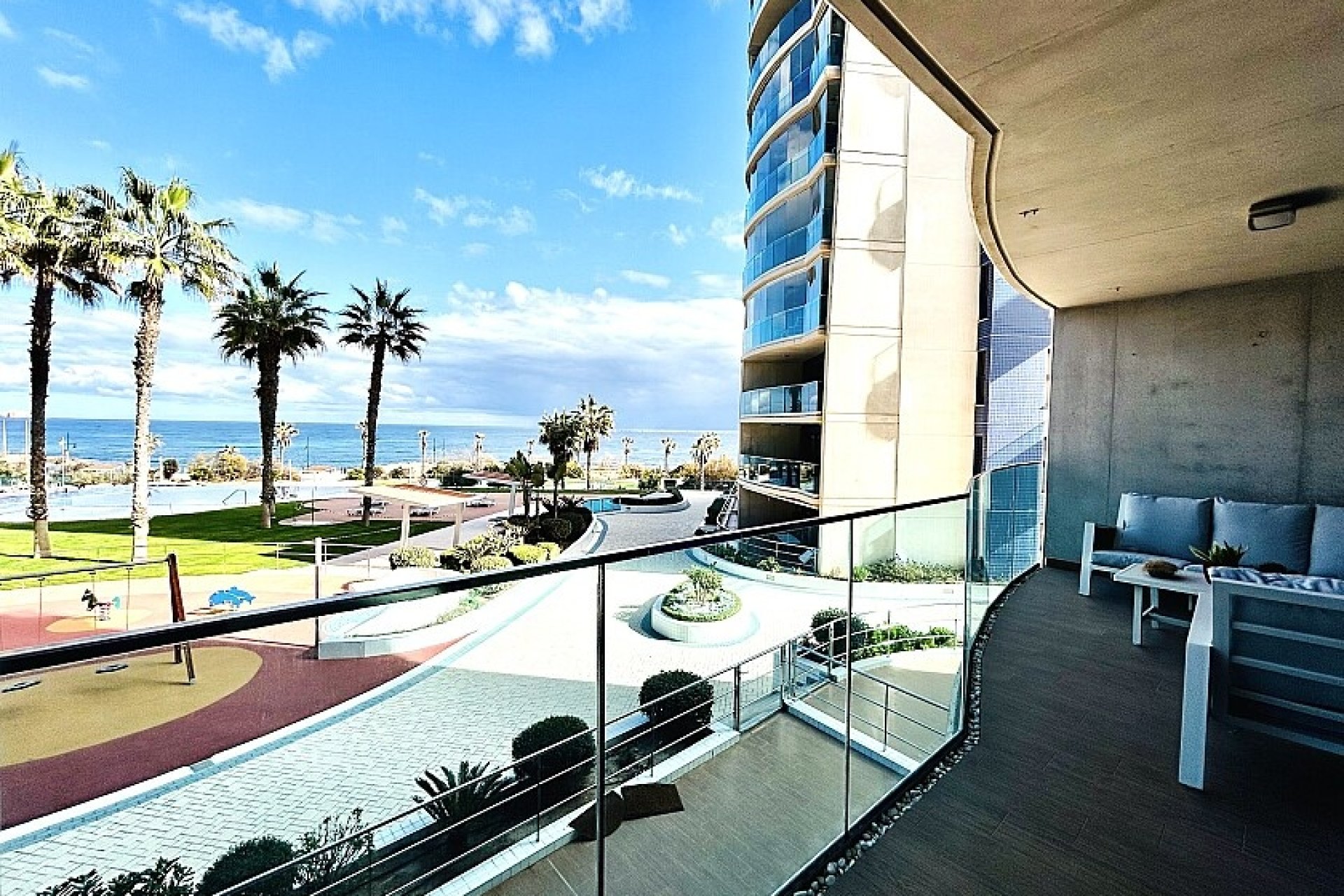 Resale - Apartment / flat - Punta Prima