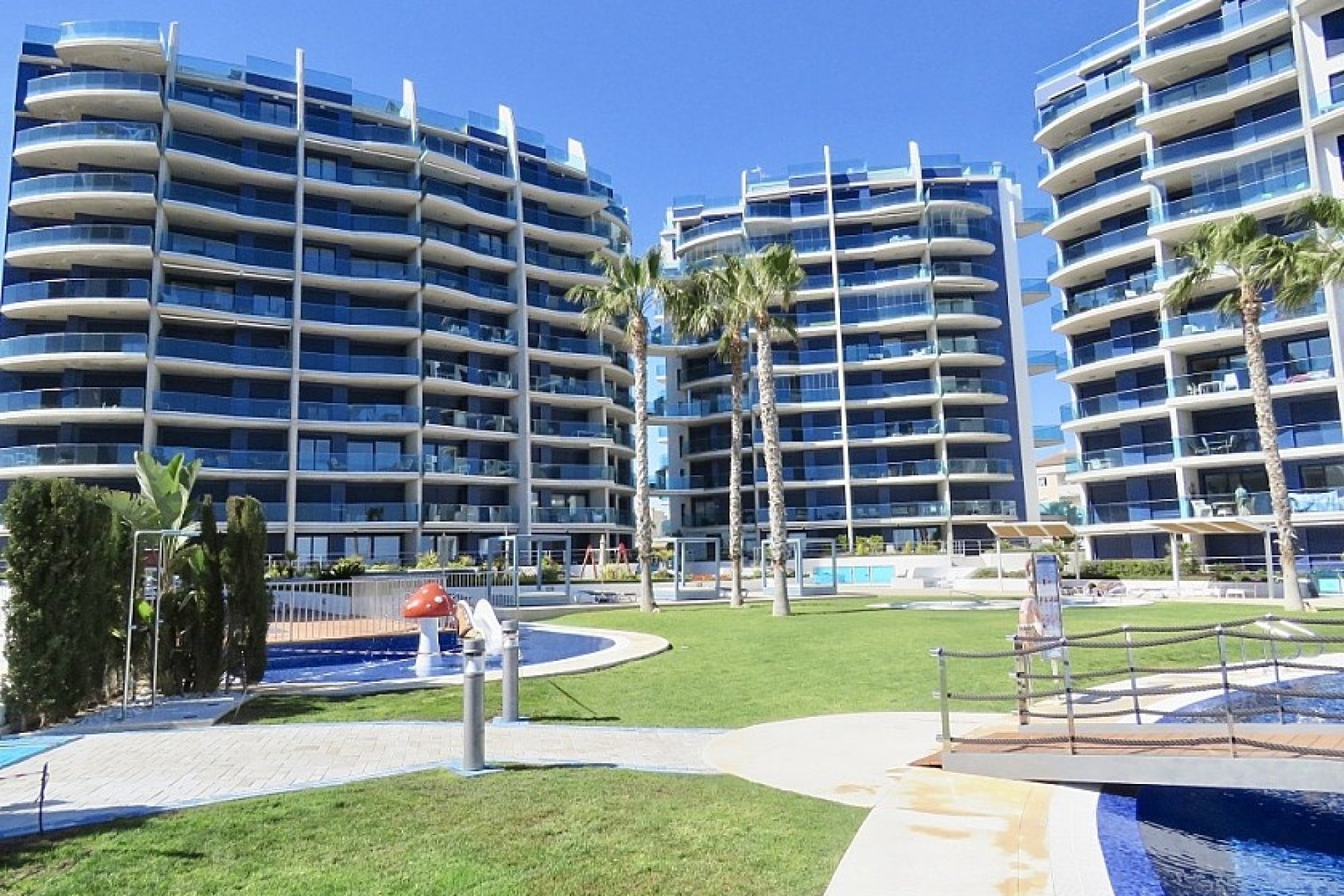 Resale - Apartment / flat - Punta Prima