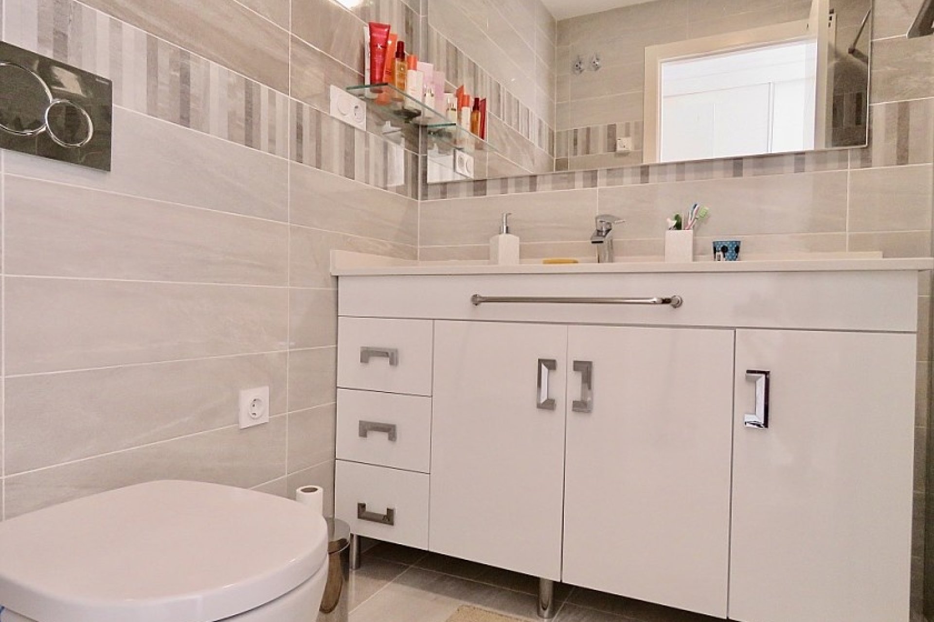 Resale - Apartment / flat - Punta Prima