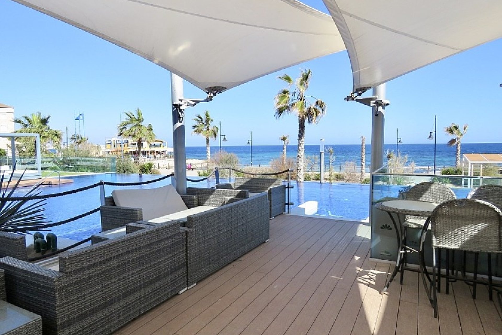 Resale - Apartment / flat - Punta Prima