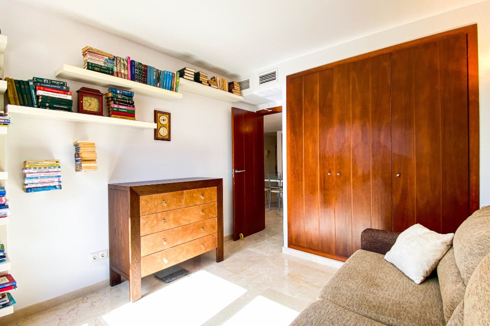 Resale - Apartment / flat - Punta Prima