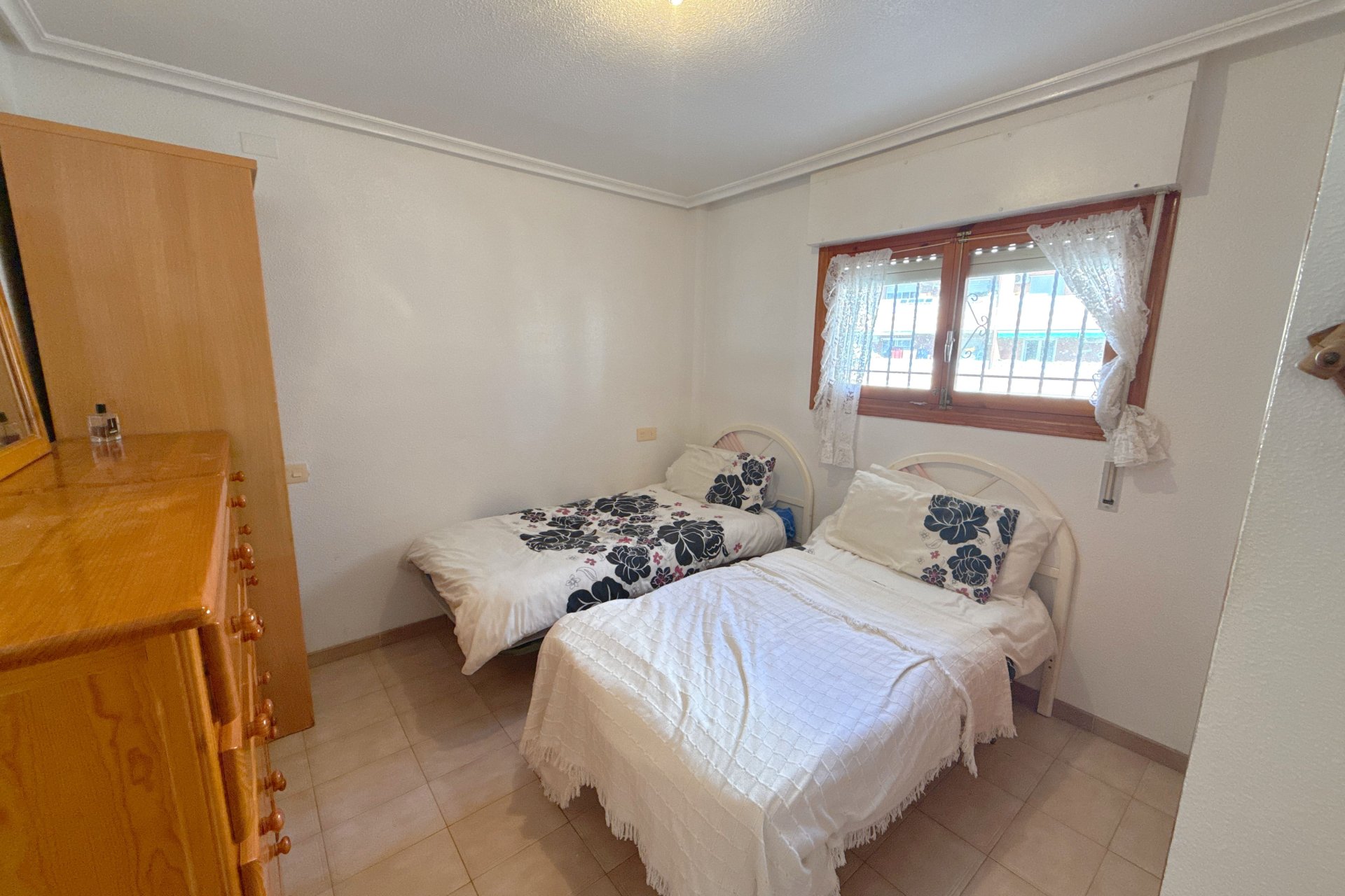 Resale - Apartment / flat - Punta Prima