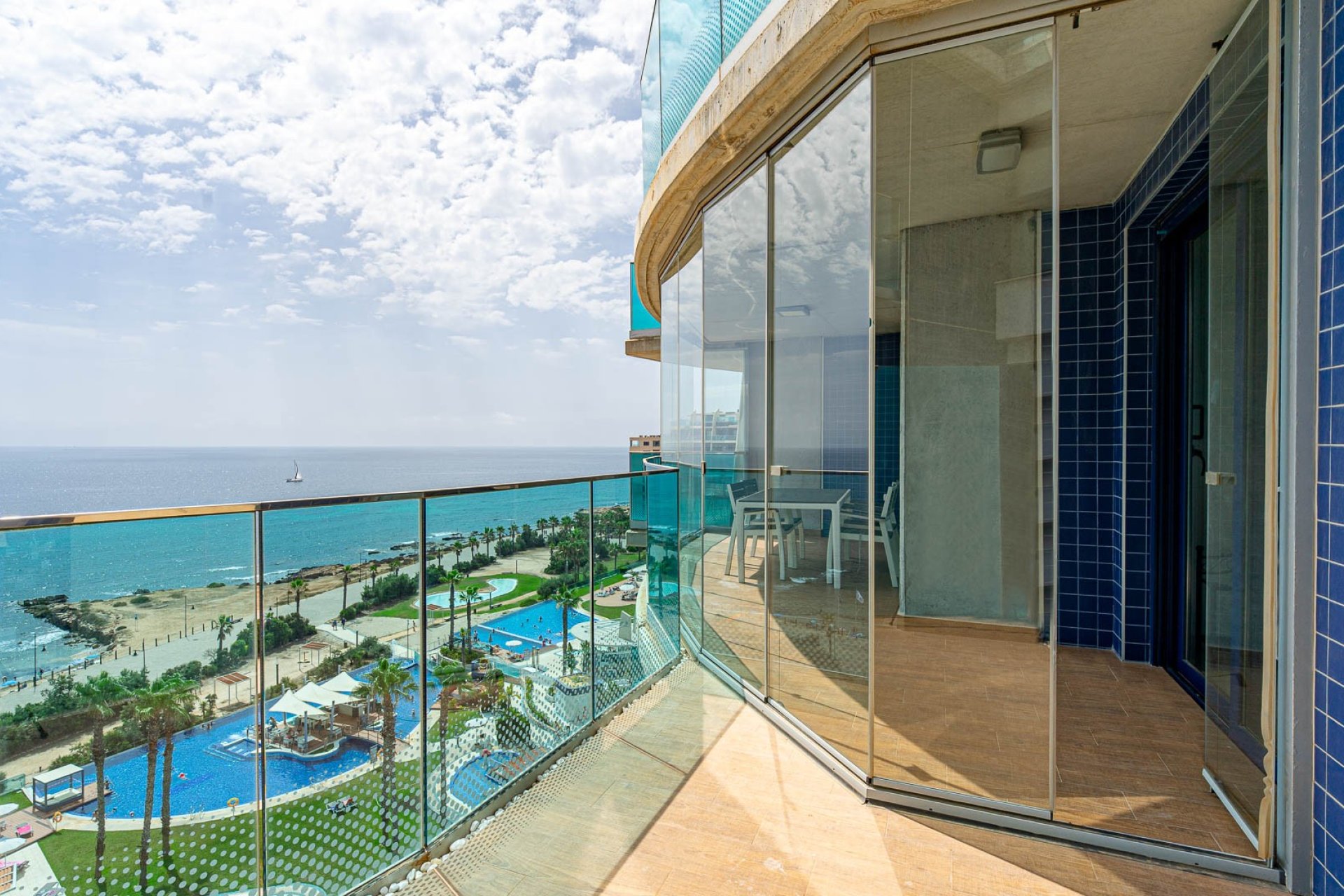 Resale - Apartment / flat - Punta Prima