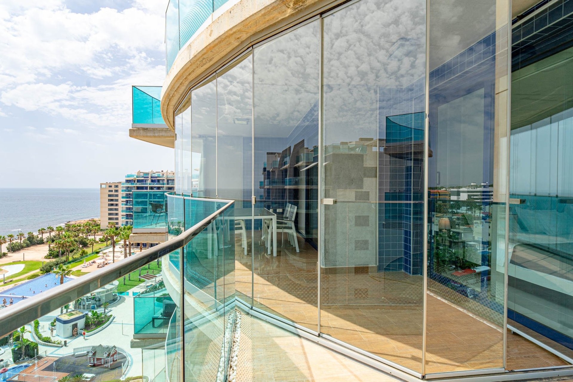 Resale - Apartment / flat - Punta Prima