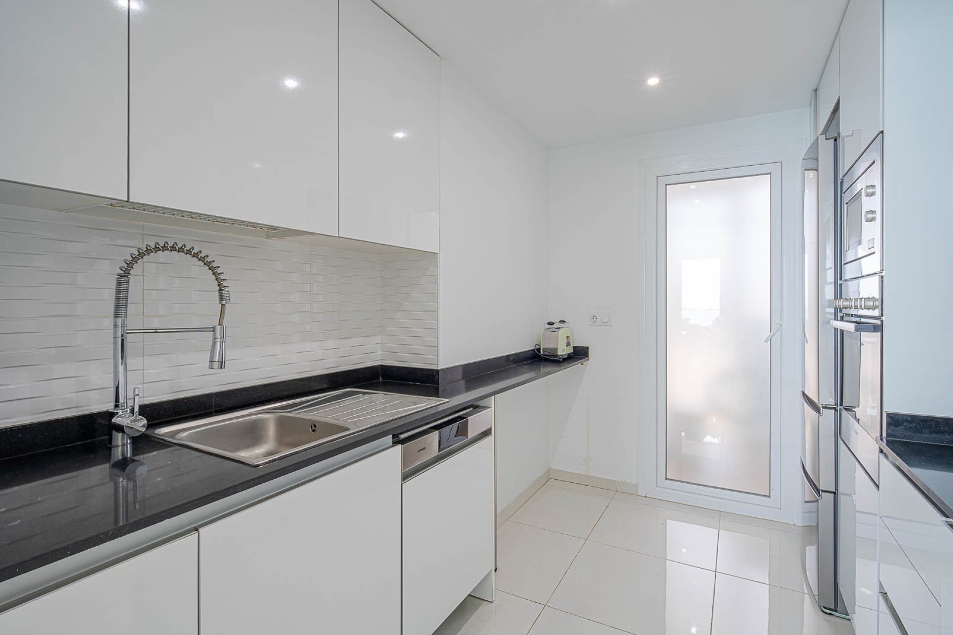 Resale - Apartment / flat - Punta Prima