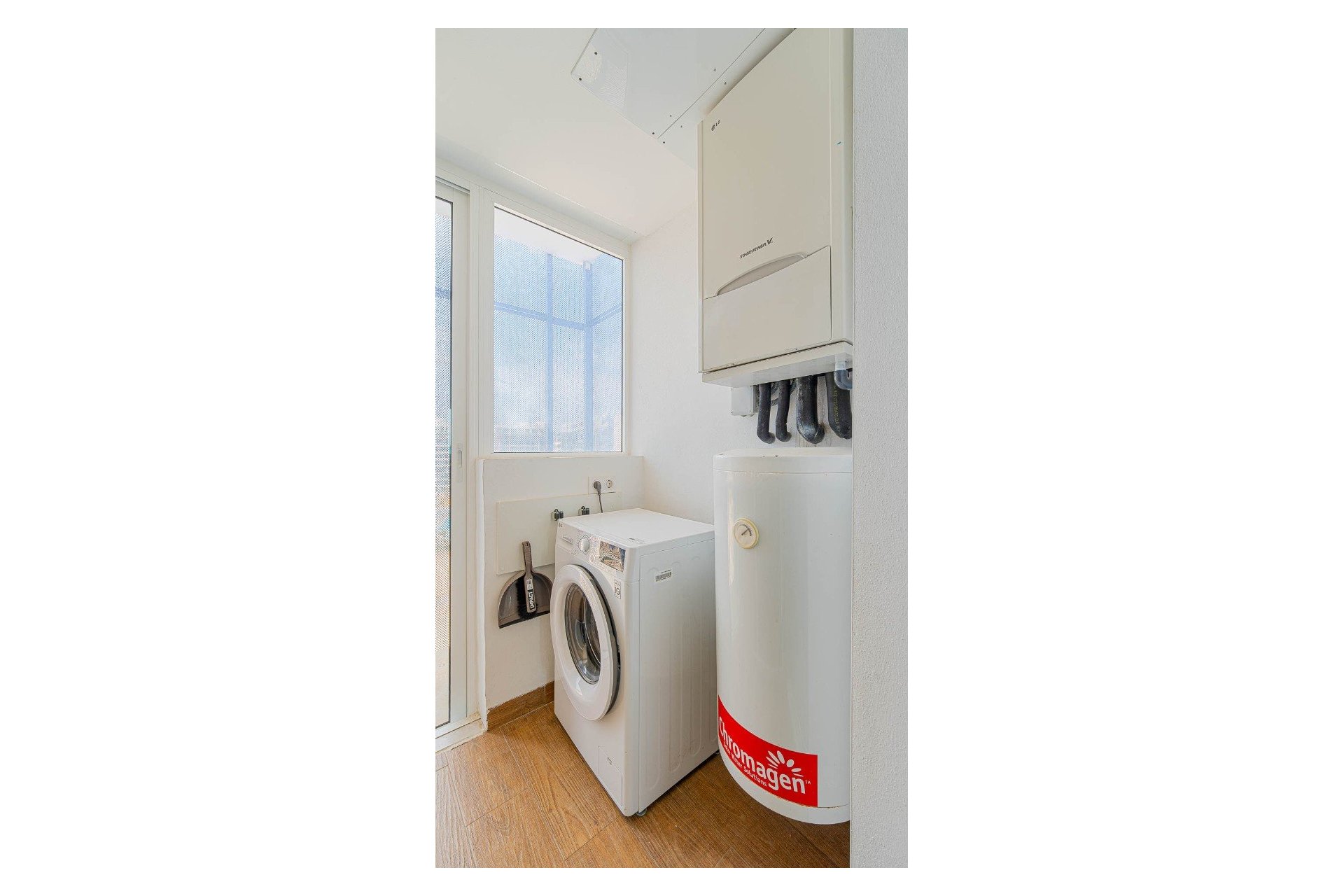 Resale - Apartment / flat - Punta Prima