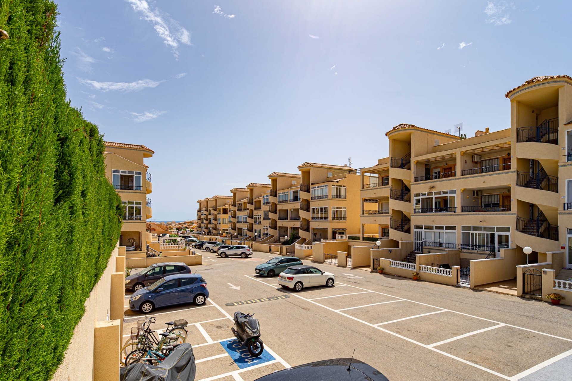 Resale - Apartment / flat - Punta Prima