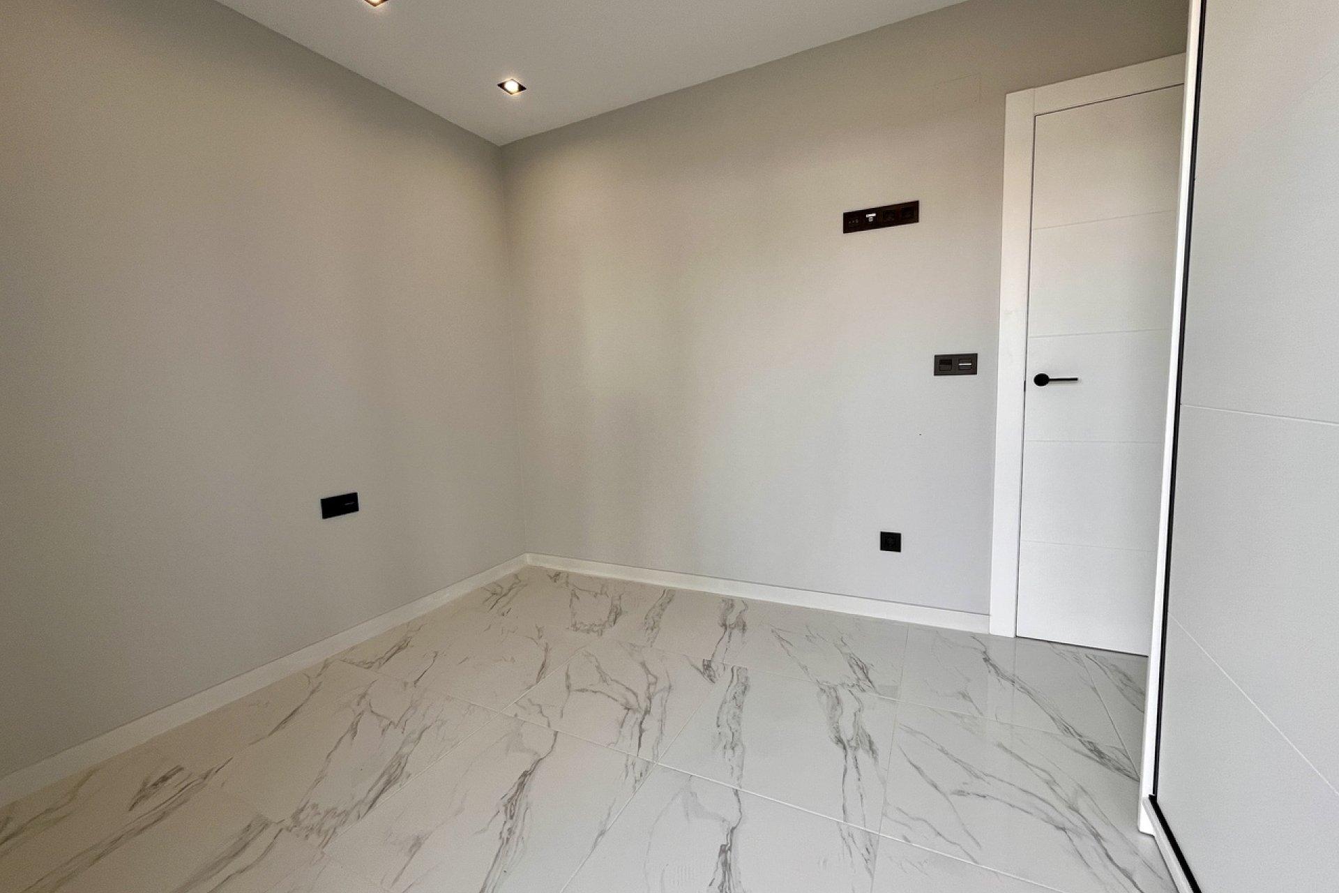 Resale - Apartment / flat - Punta Prima