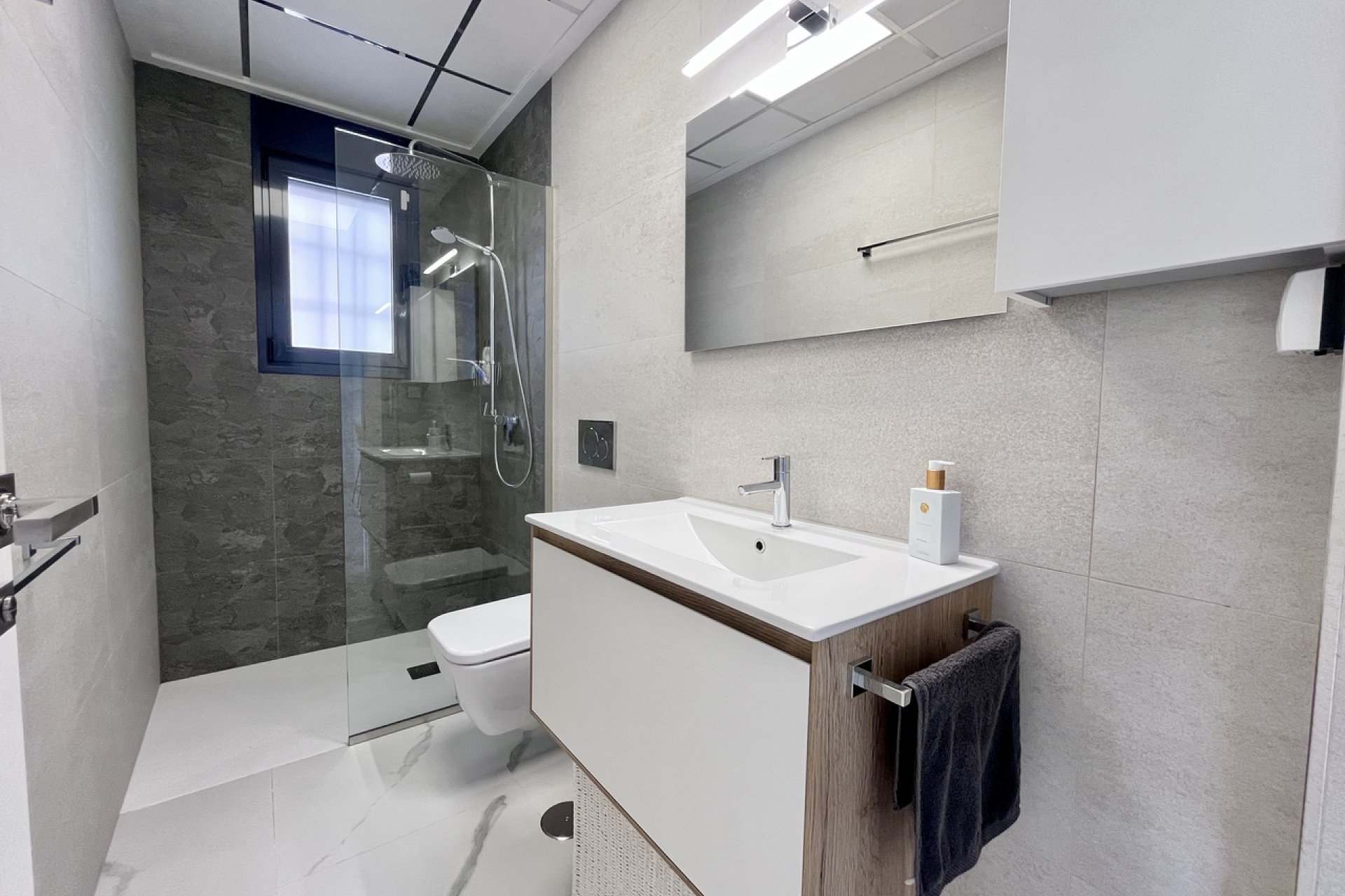 Resale - Apartment / flat - San Miguel de Salinas