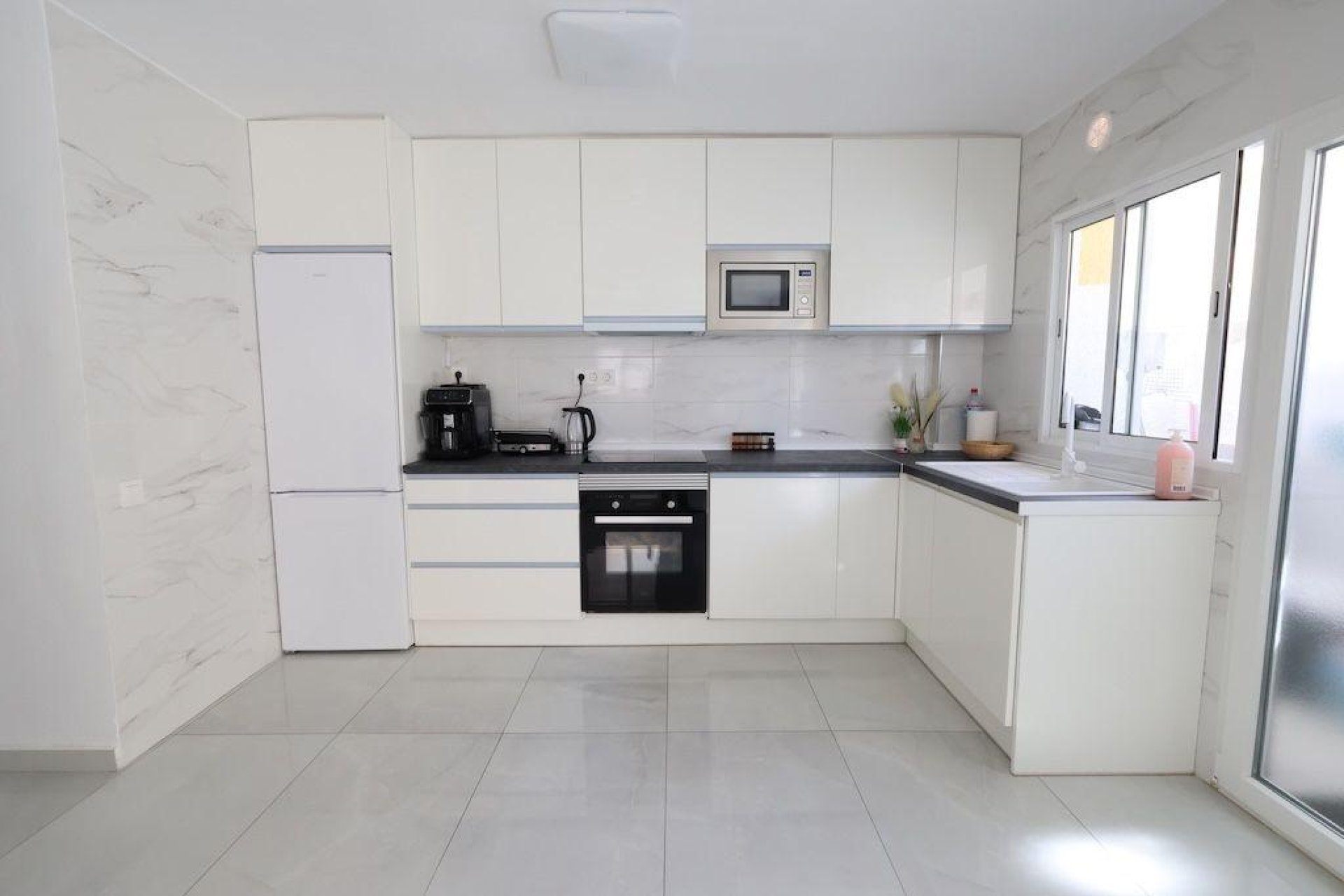 Resale - Apartment / flat - Torrevieja - Acequion
