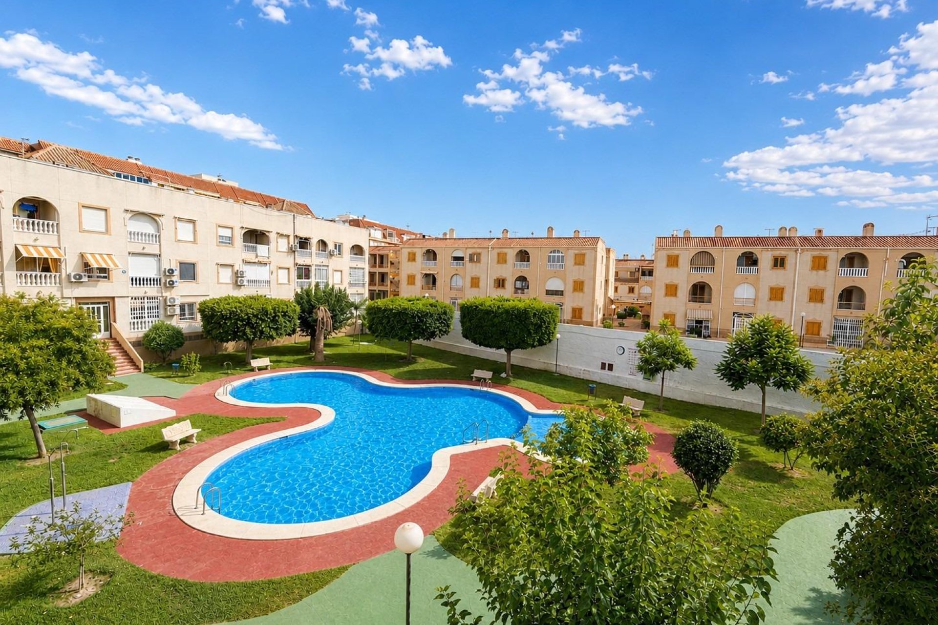 Resale - Apartment / flat - Torrevieja - Acequion