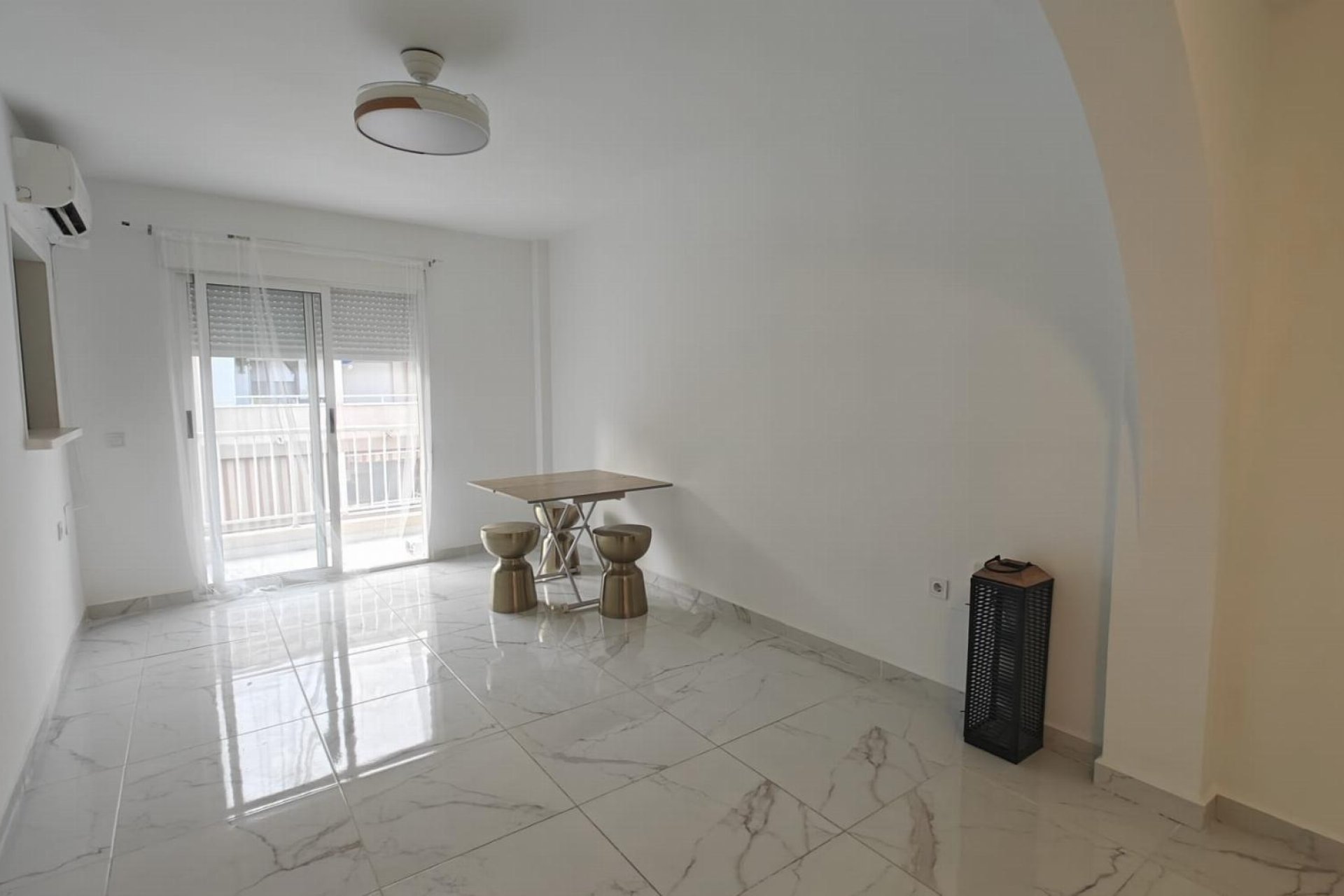 Resale - Apartment / flat - Torrevieja - Acequion