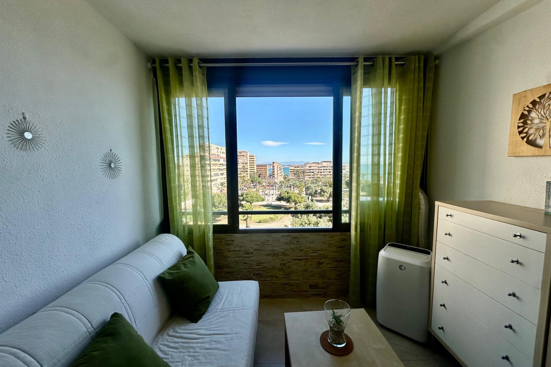 Resale - Apartment / flat - Torrevieja - Cabo Cervera