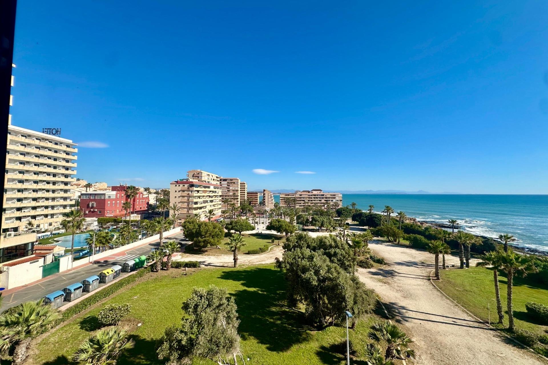 Resale - Apartment / flat - Torrevieja - Cabo Cervera