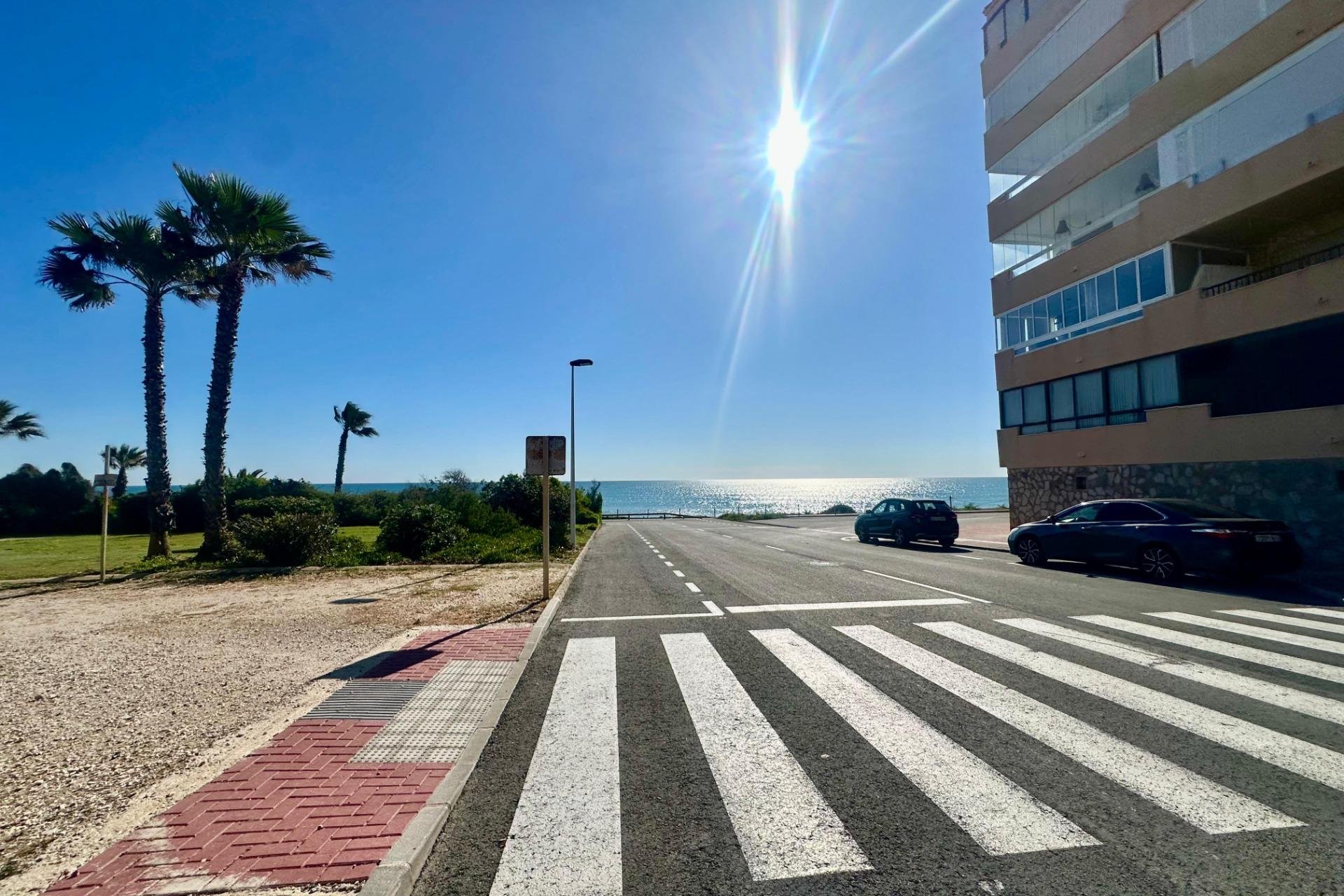 Resale - Apartment / flat - Torrevieja - Cabo Cervera