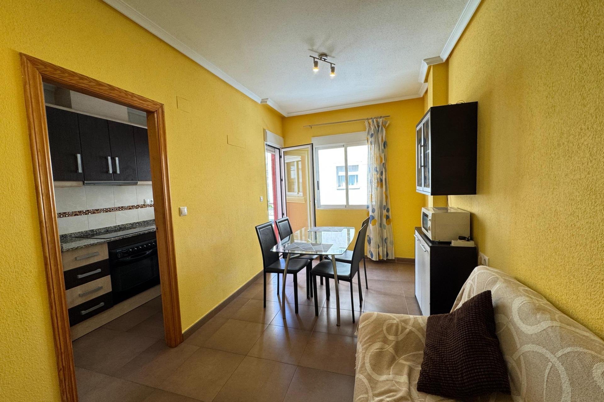 Resale - Apartment / flat - Torrevieja - Centro