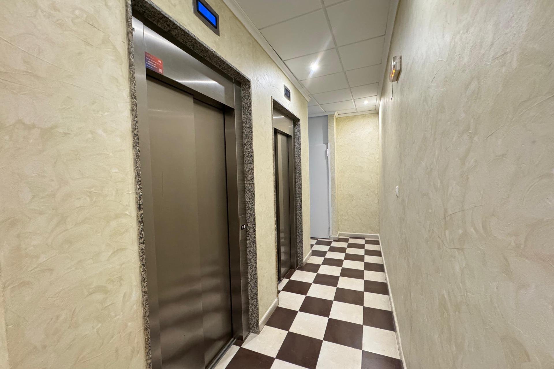 Resale - Apartment / flat - Torrevieja - Centro